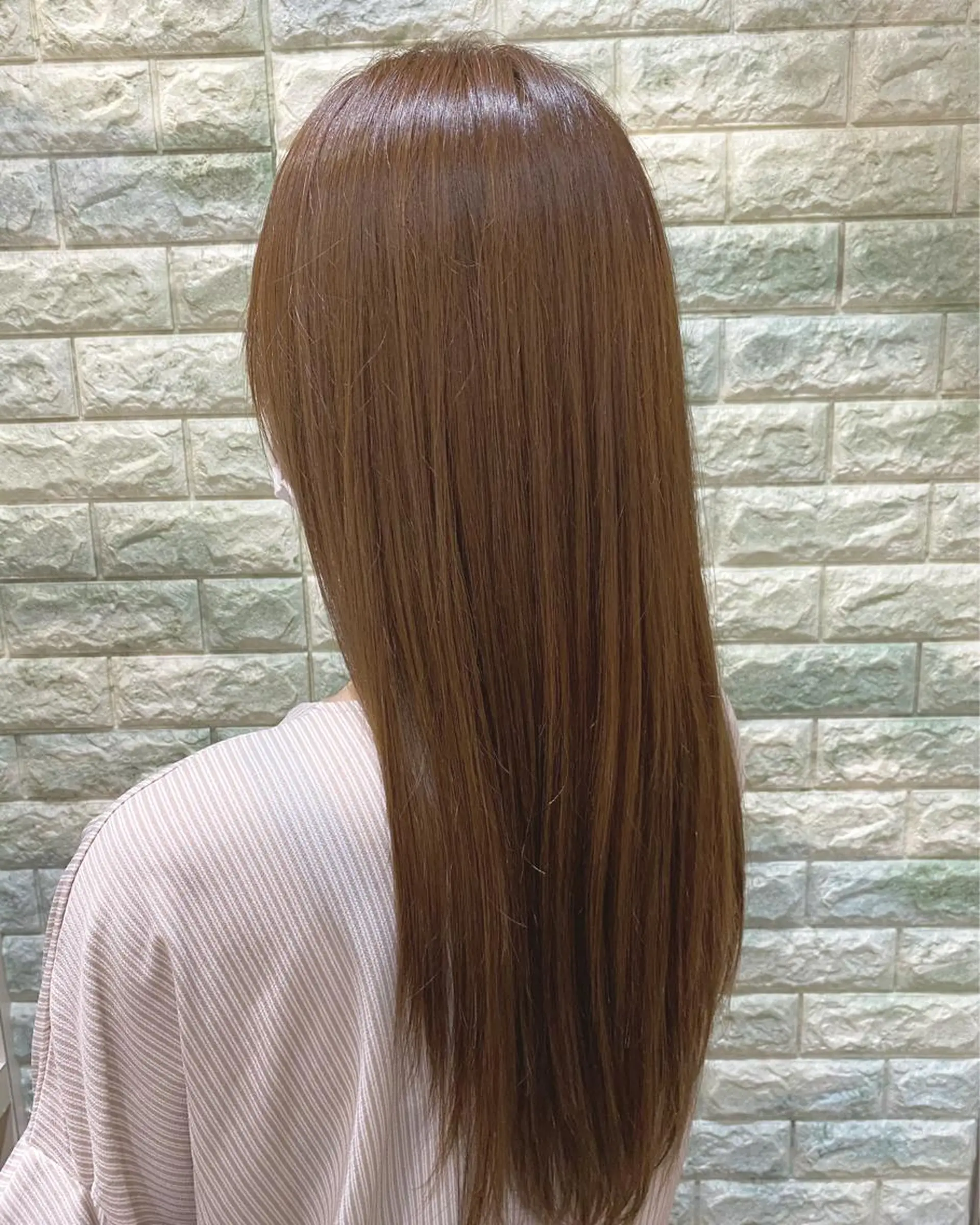 カラー アッシュ ベージュカラー 石野 友唯のヘアスタイル