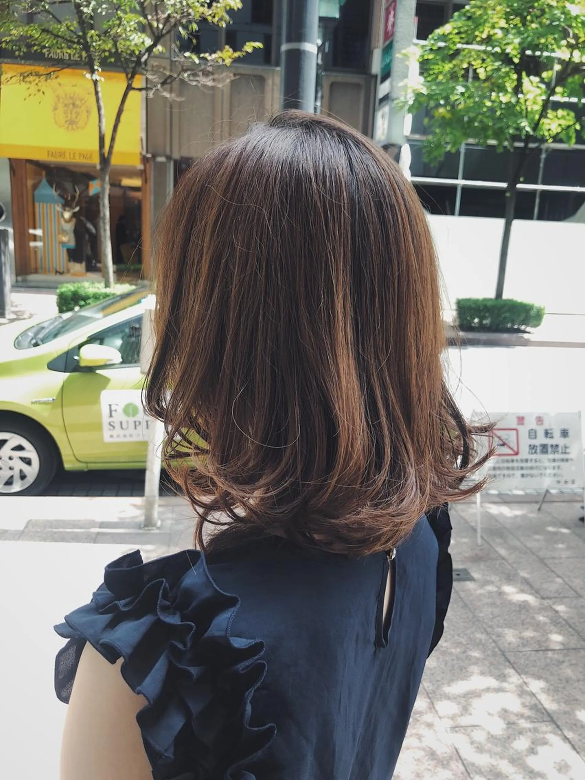 ミディアム 佐々木 シホミのヘアスタイル
