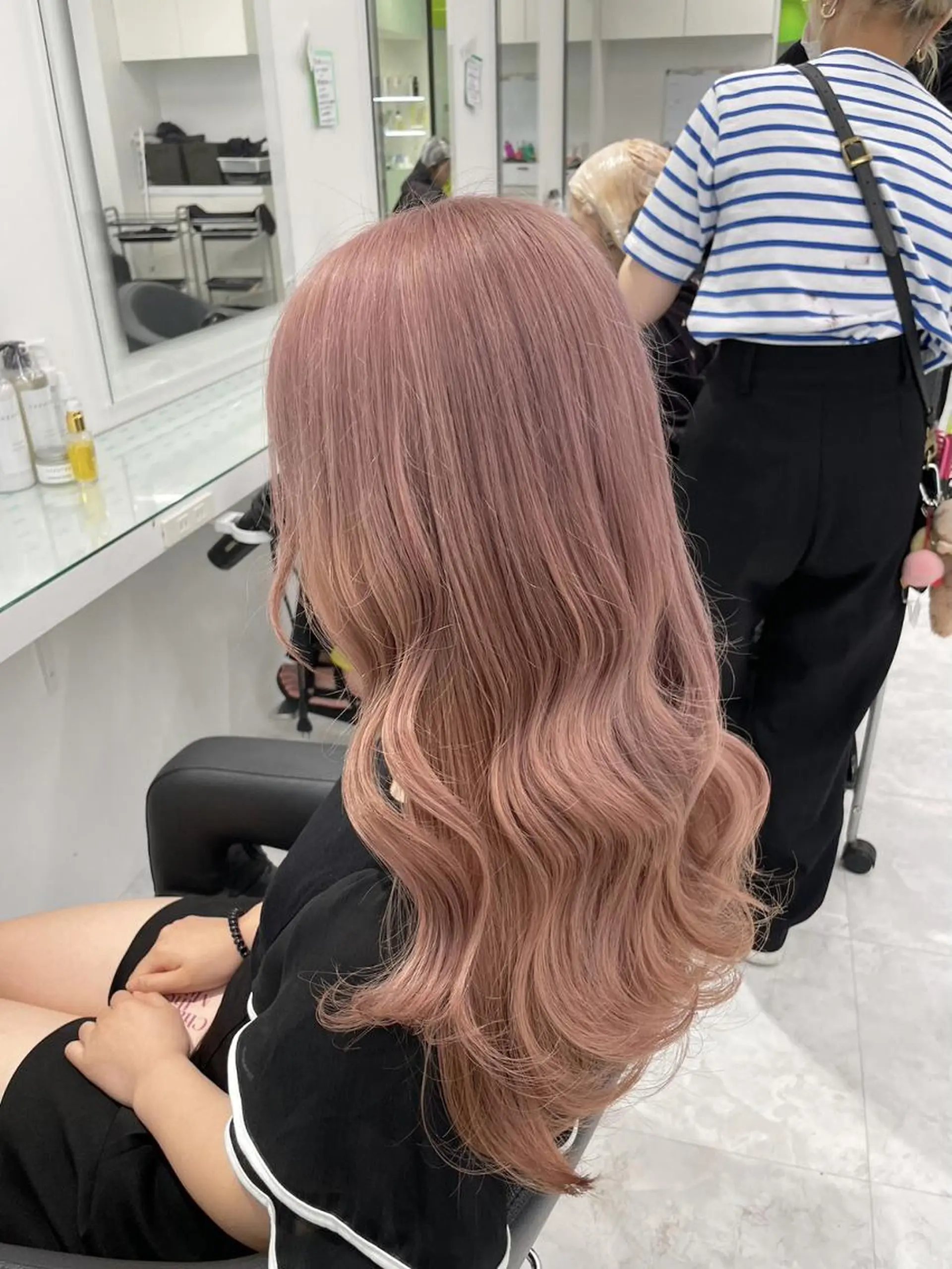 ミディアム カラー 🍒透明感カラー🌨 🥕ハイトーンカラーのヘアスタイル