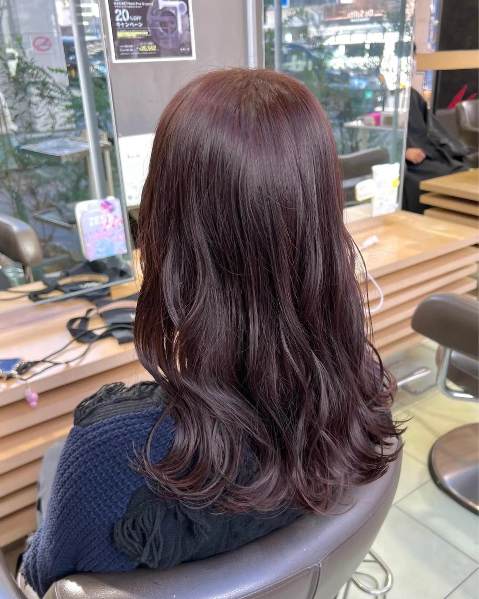 ロング カラー ブリーチ ボルドーカラー ブラウンカラー イヤリングカラー インナーカラー 韓国ヘアダウンパーマ シャドウパーマ/航太のヘアスタイル