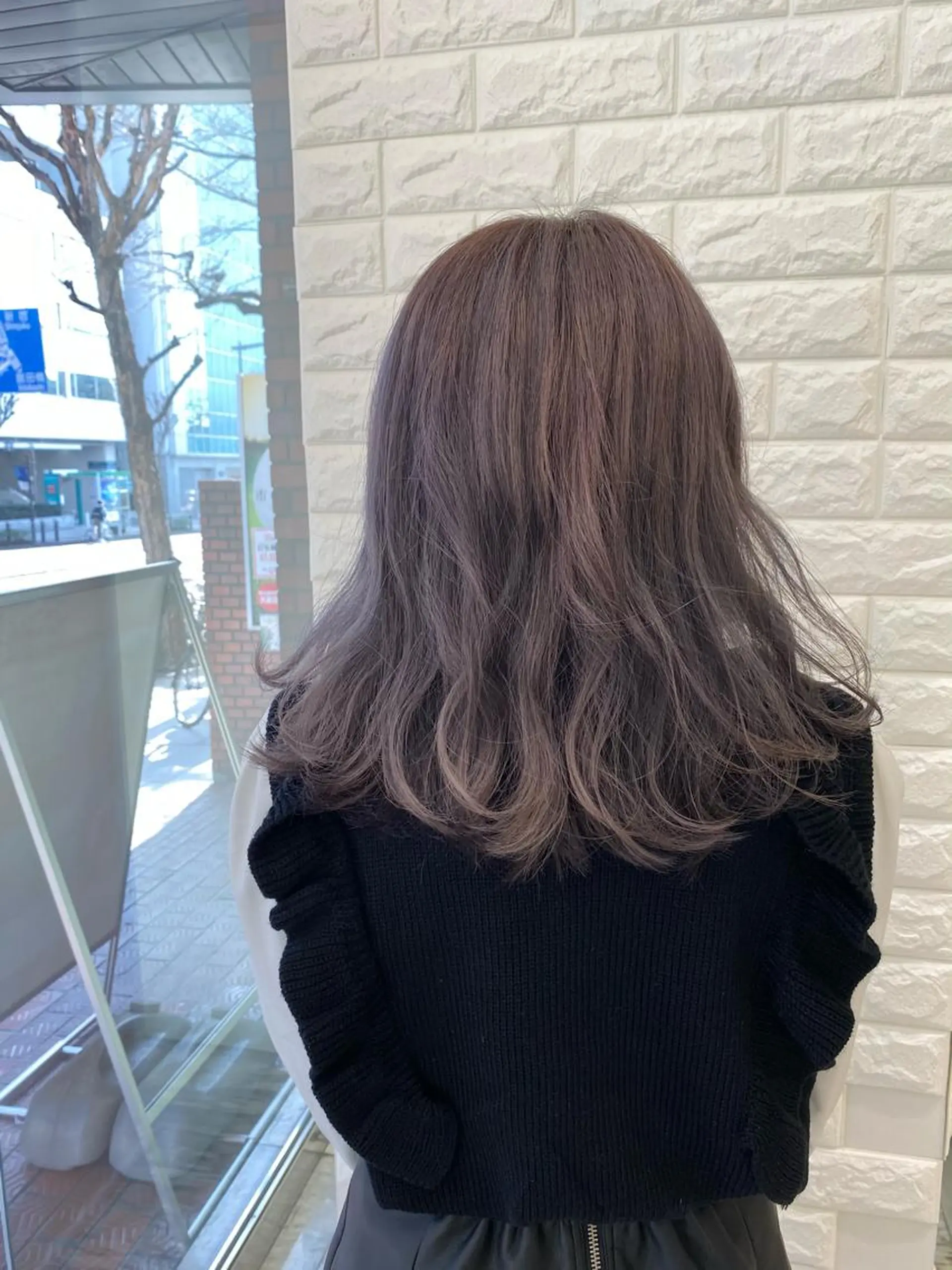 カラー グレージュ 韓国ヘア レイヤーカットのヘアスタイル