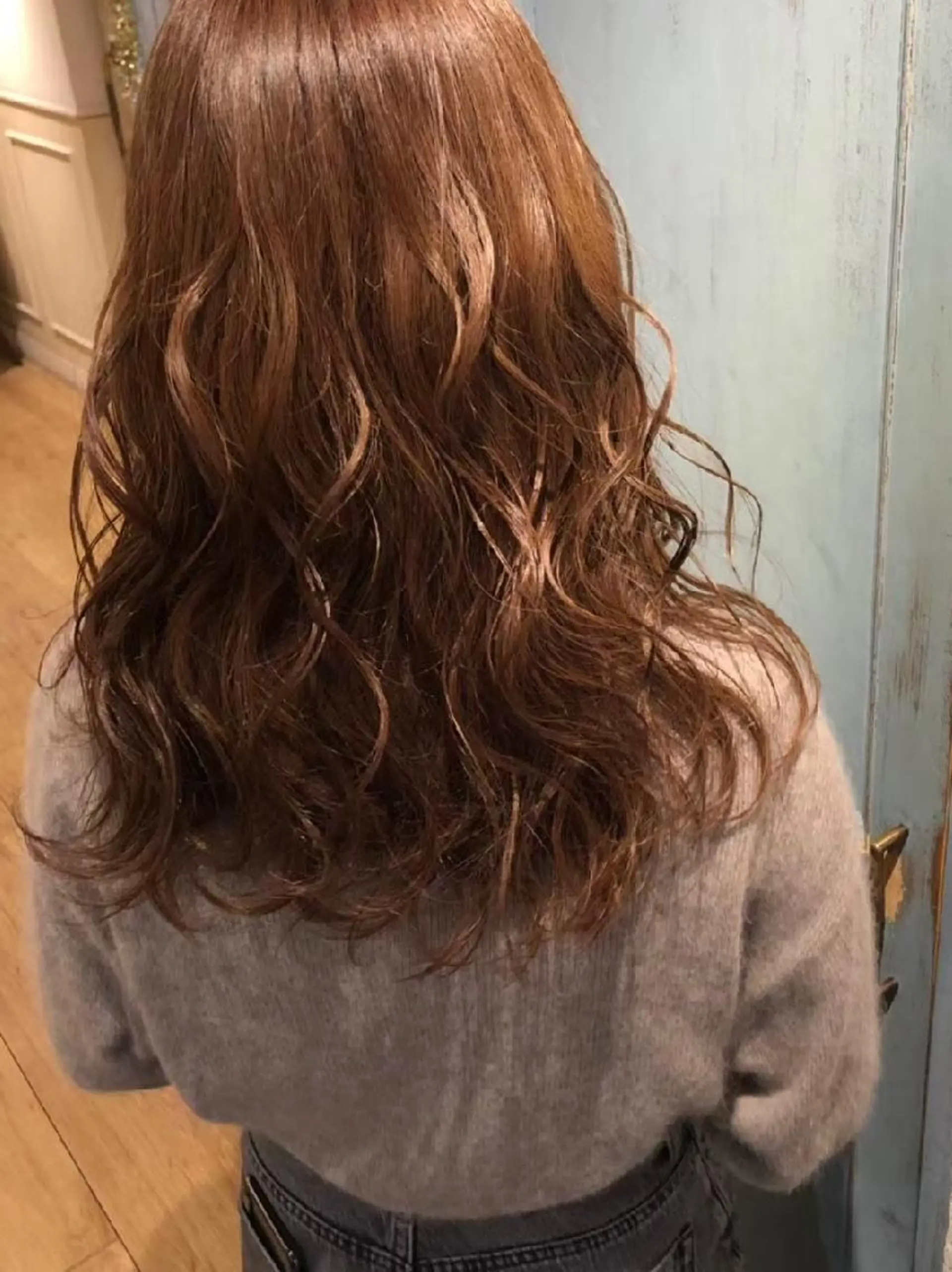 ロング カラー alushe 岡 陽子のヘアスタイル