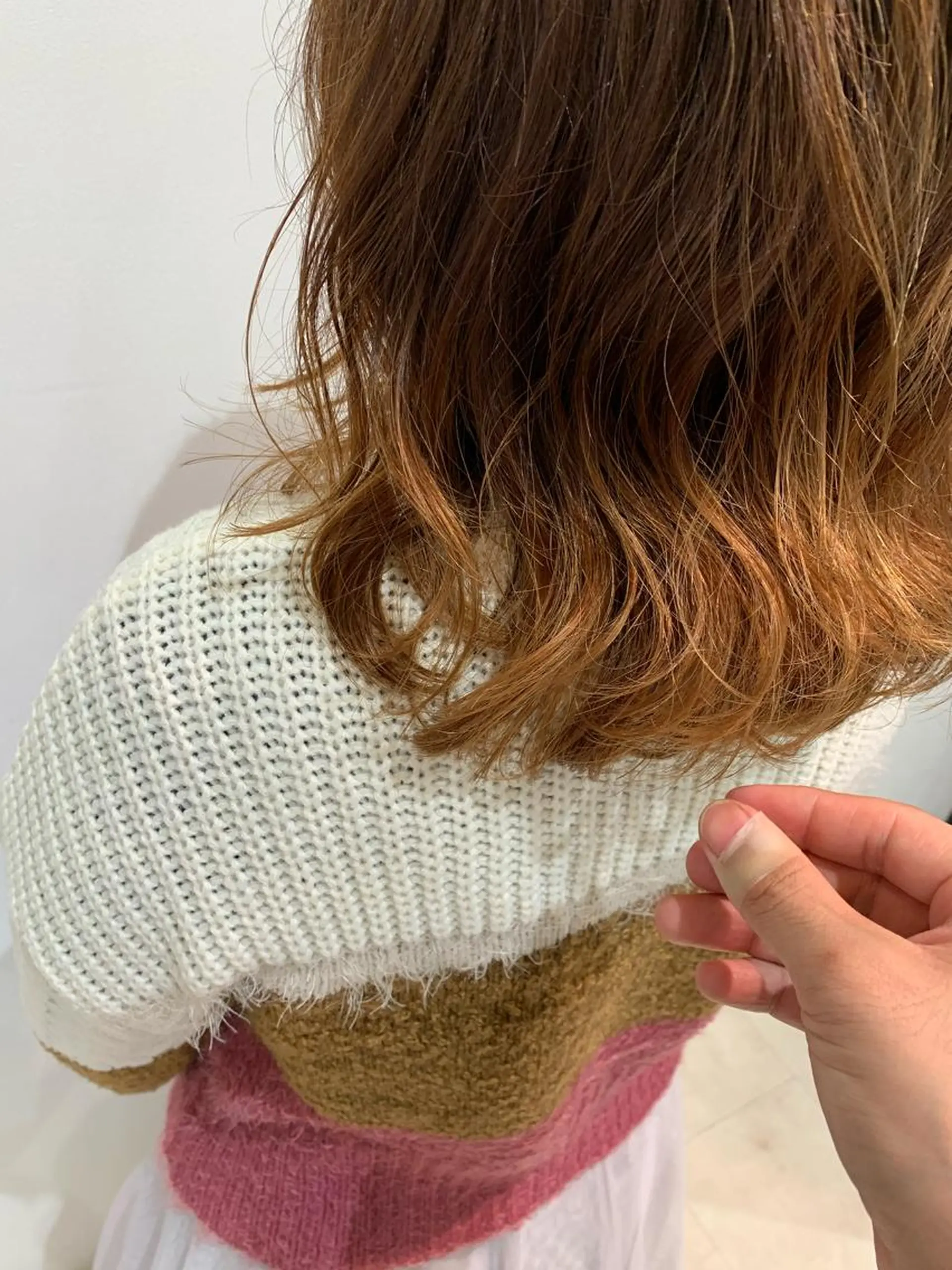 セミロング パーマ カット 三宅 昌太のヘアスタイル