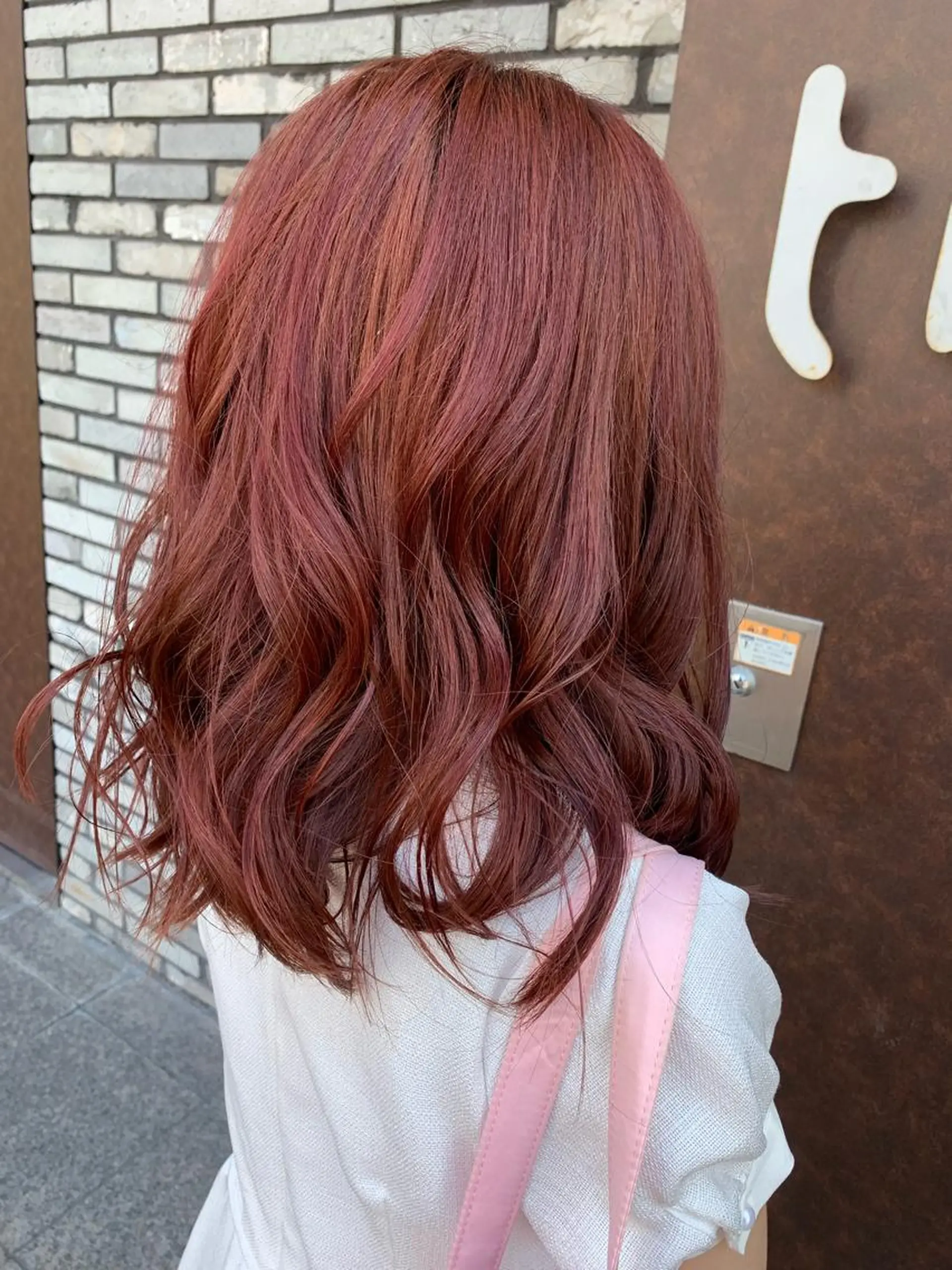 ミディアム カラー 西村　弘輝 ナチュラル/インナーのヘアスタイル