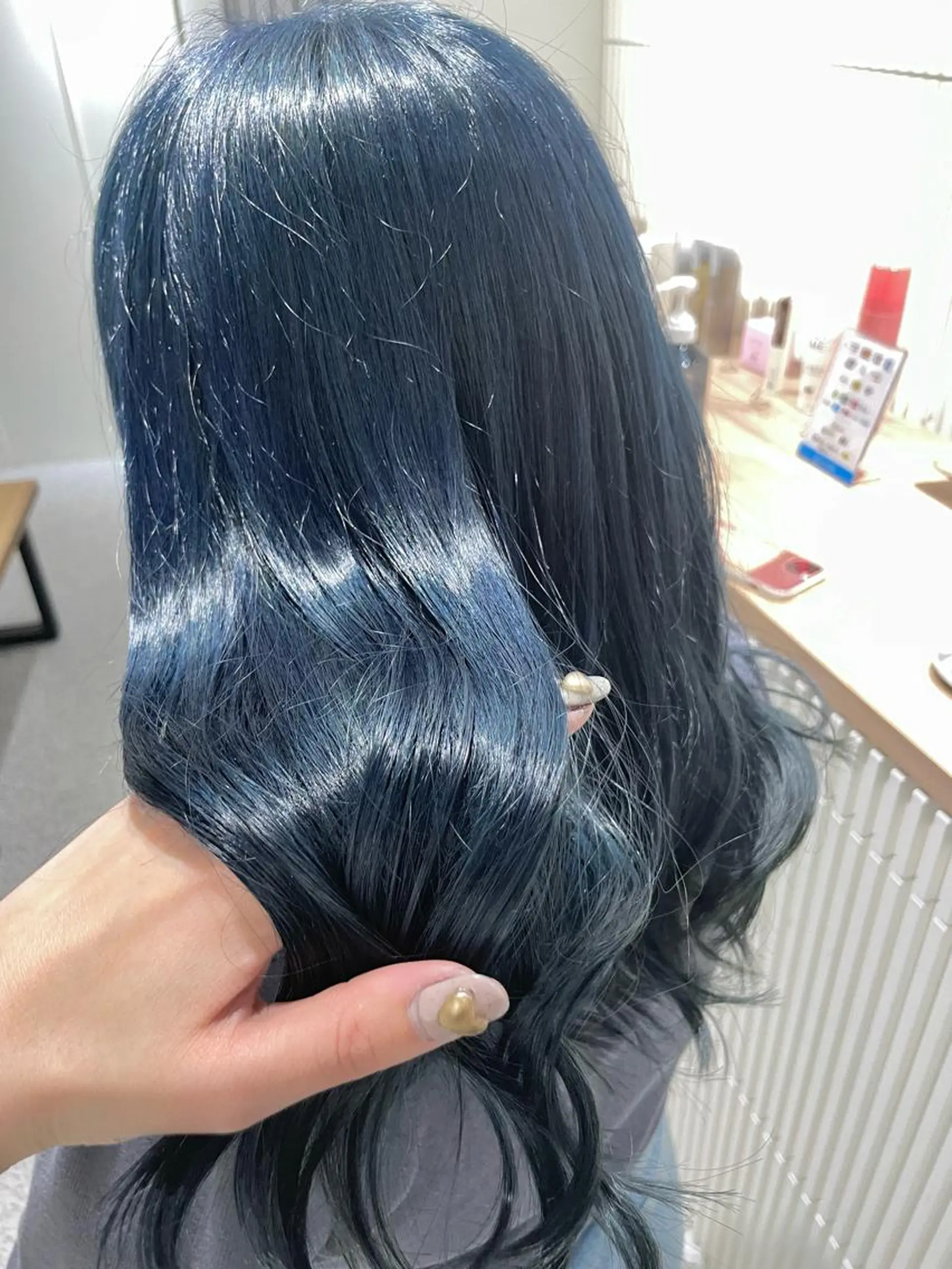 ロング カラー ブリーチ ブルーカラー ブリーチ/ハイトーン 艶カラー/ユリナのヘアスタイル