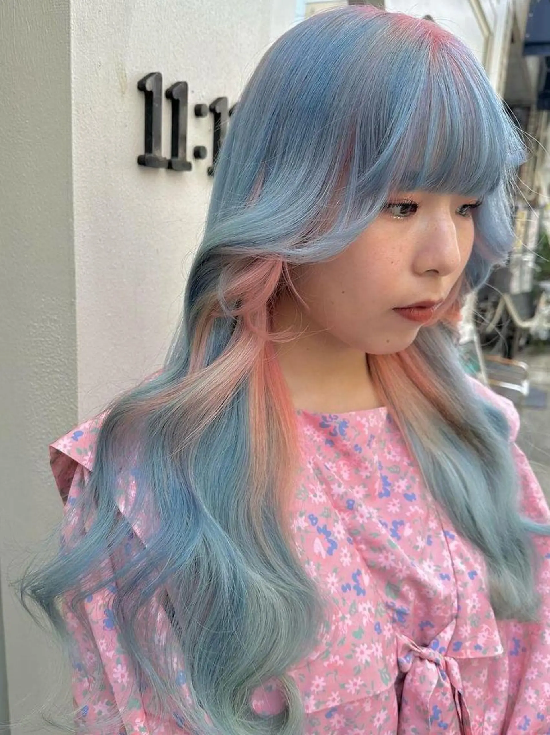 ロング カラー デザインカラー ピンクカラー ORIKA 美容室のヘアスタイル