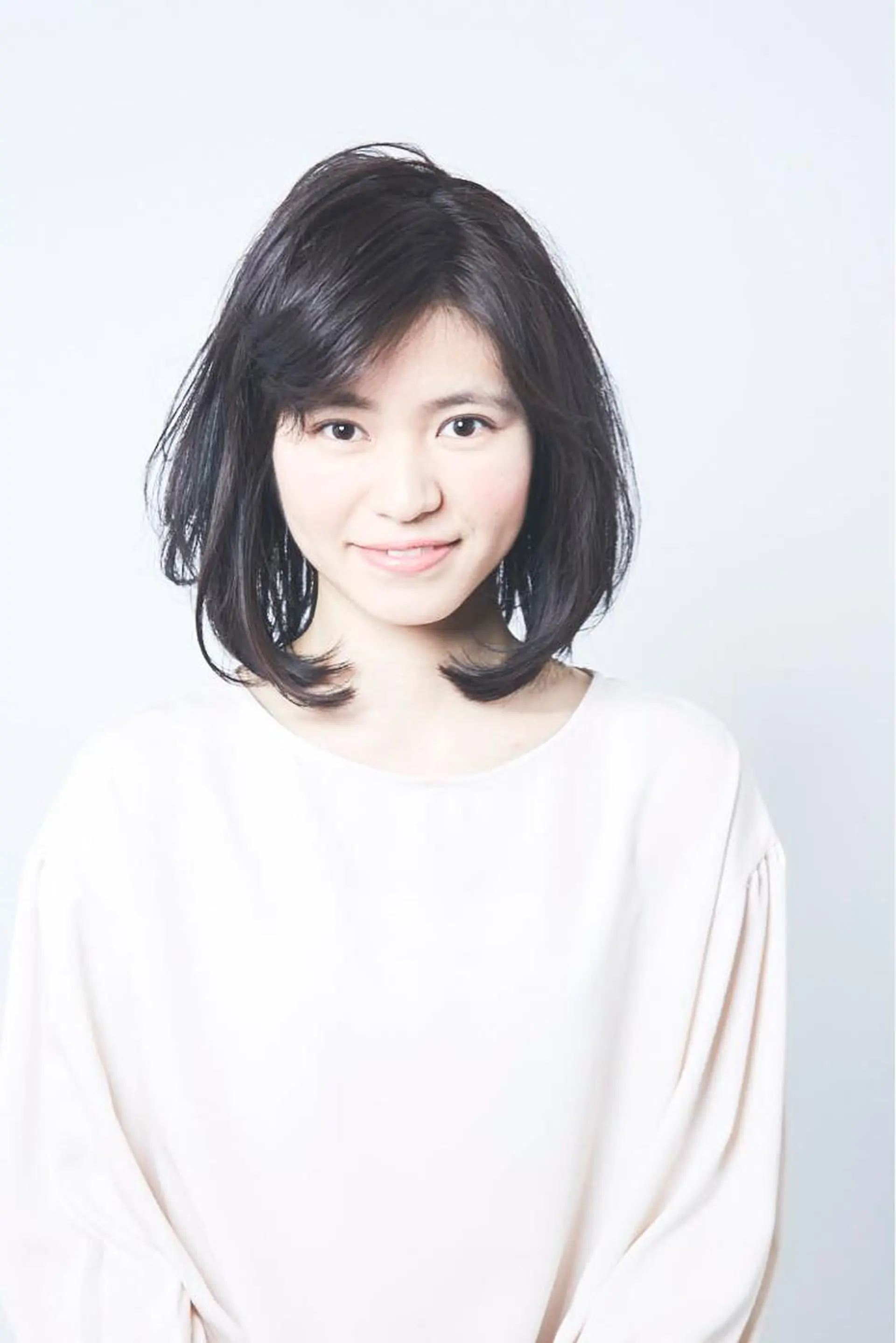 ミディアム 顔周りカット レイヤーカット OAK学芸大学所属・OAK学芸大学 SHOTAのヘアスタイル
