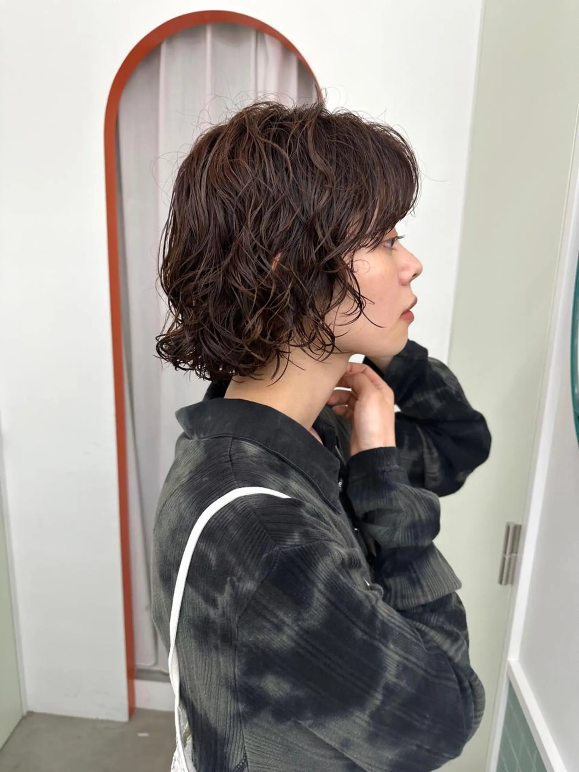 ショート パーマ ニュアンスパーマ カット ヘアカラー パーマ ボブ/レイヤー/ケア パーマ/透明感カラーのヘアスタイル