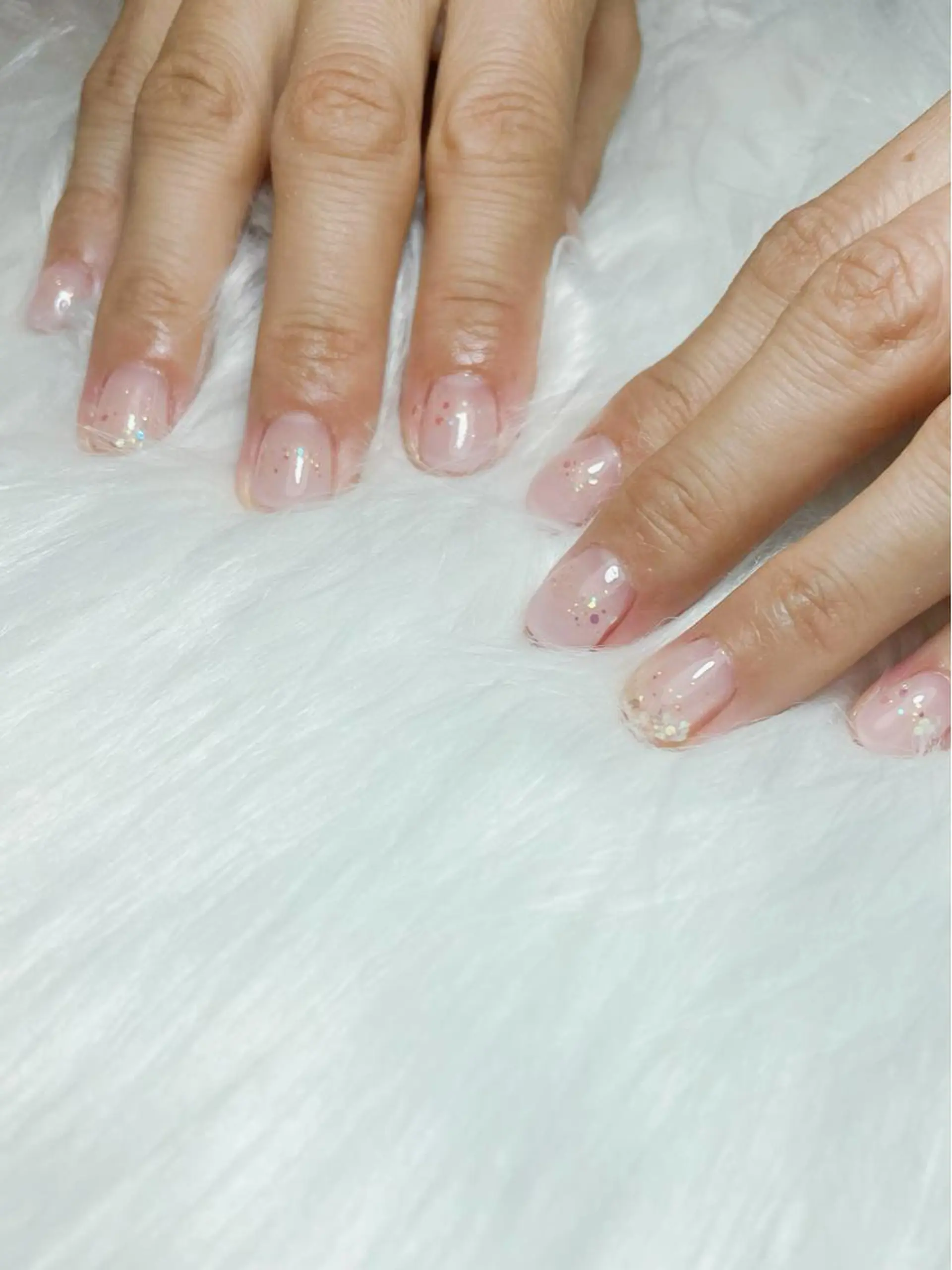 ネイル グラデーション 大袋駅東口徒歩2分 alivioのネイルデザイン