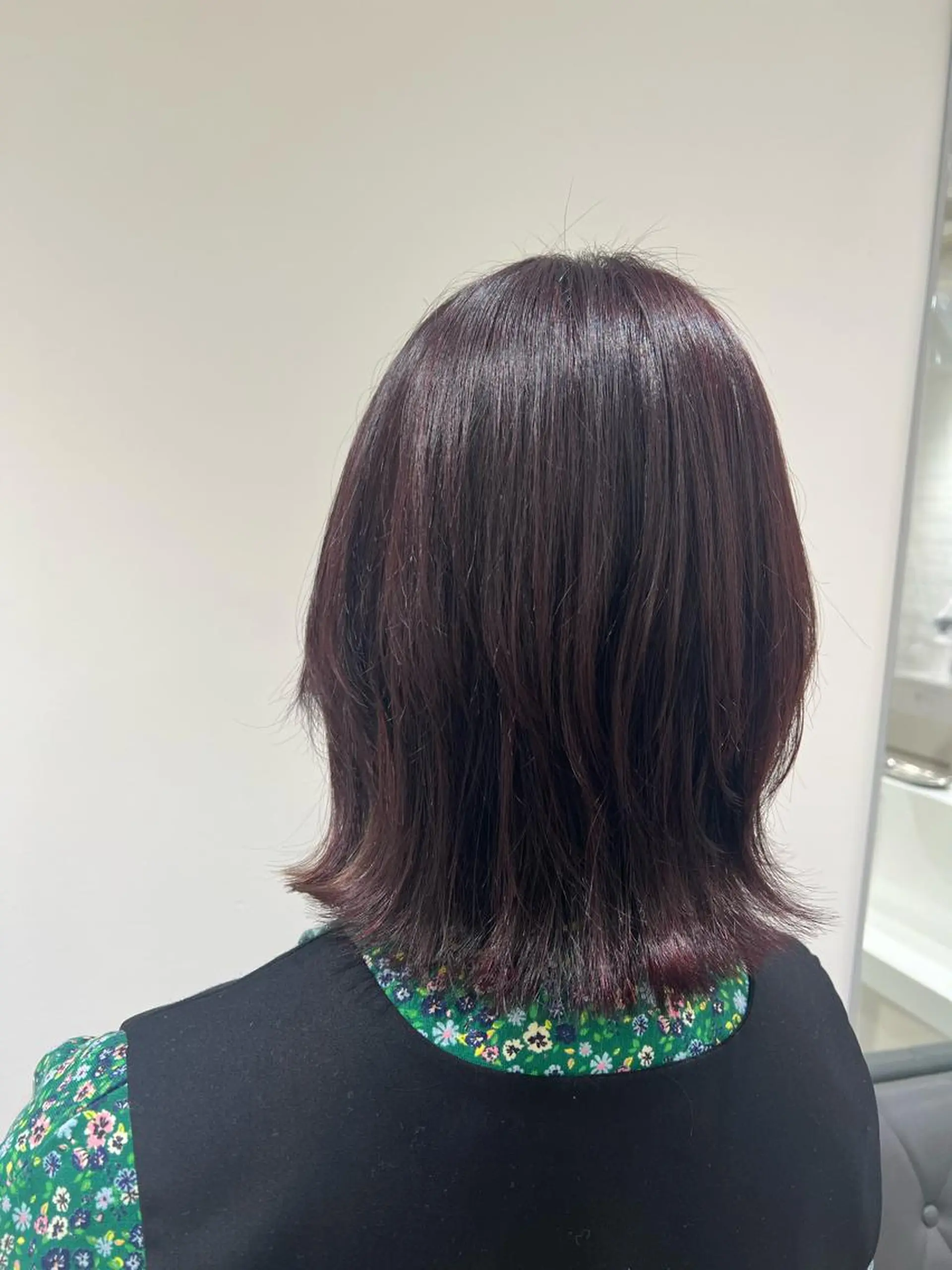 ミディアム カラー アッシュ 透明感カラー ラベンダーカラー カット ヘアカラー トリートメント 【暖色カラー特化】 中山由梨のヘアスタイル