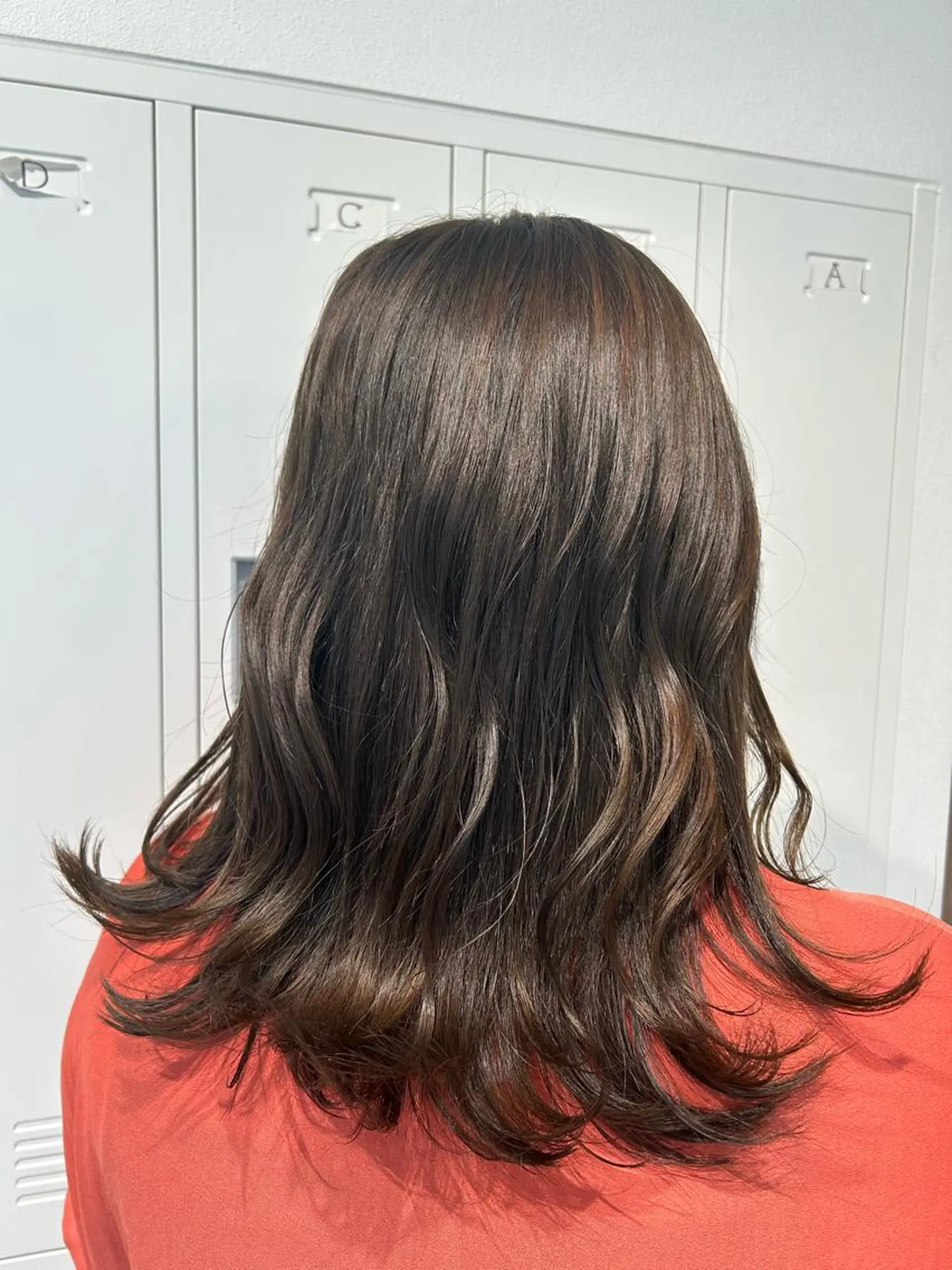セミロング カラー オリーブカラー 🍒おおさわ せいら🍒のヘアスタイル