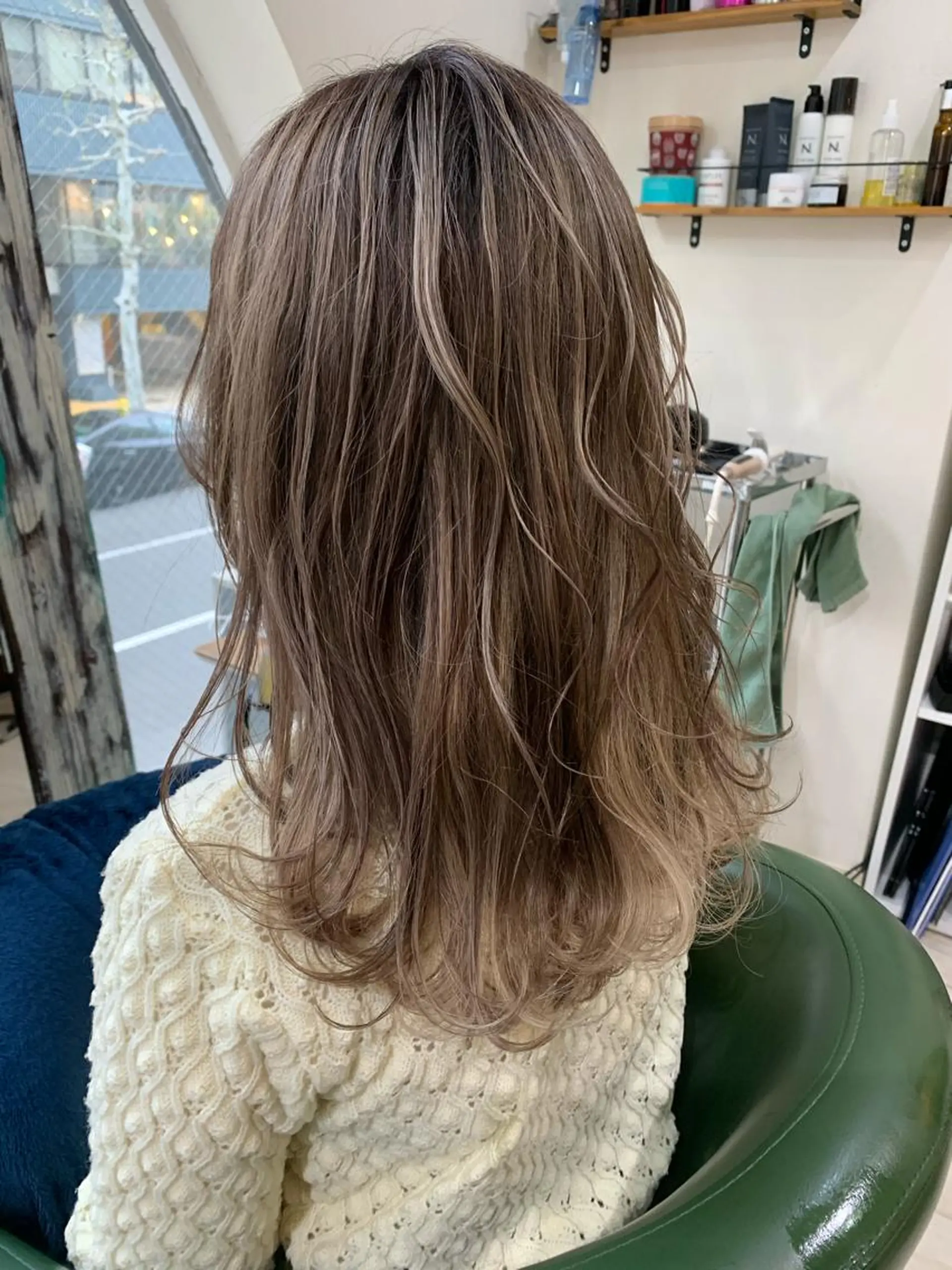 ミディアム レイヤーカット Orque 伊藤丈晴のヘアスタイル