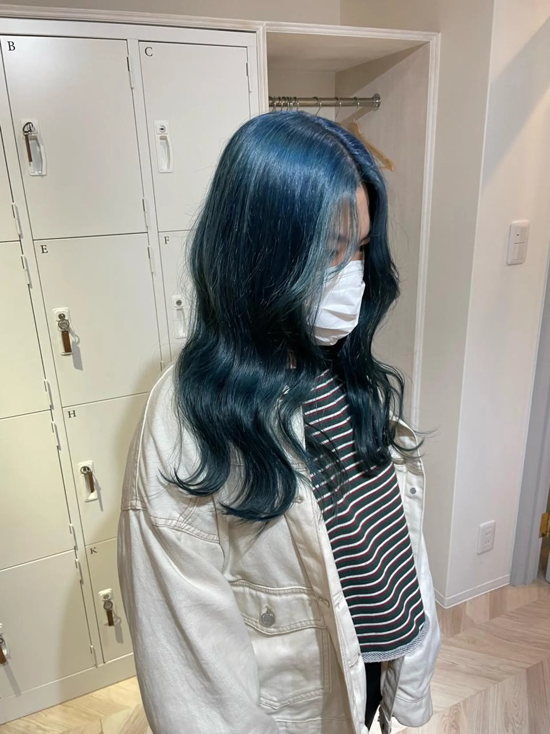 セミロング カラー akane .のヘアスタイル