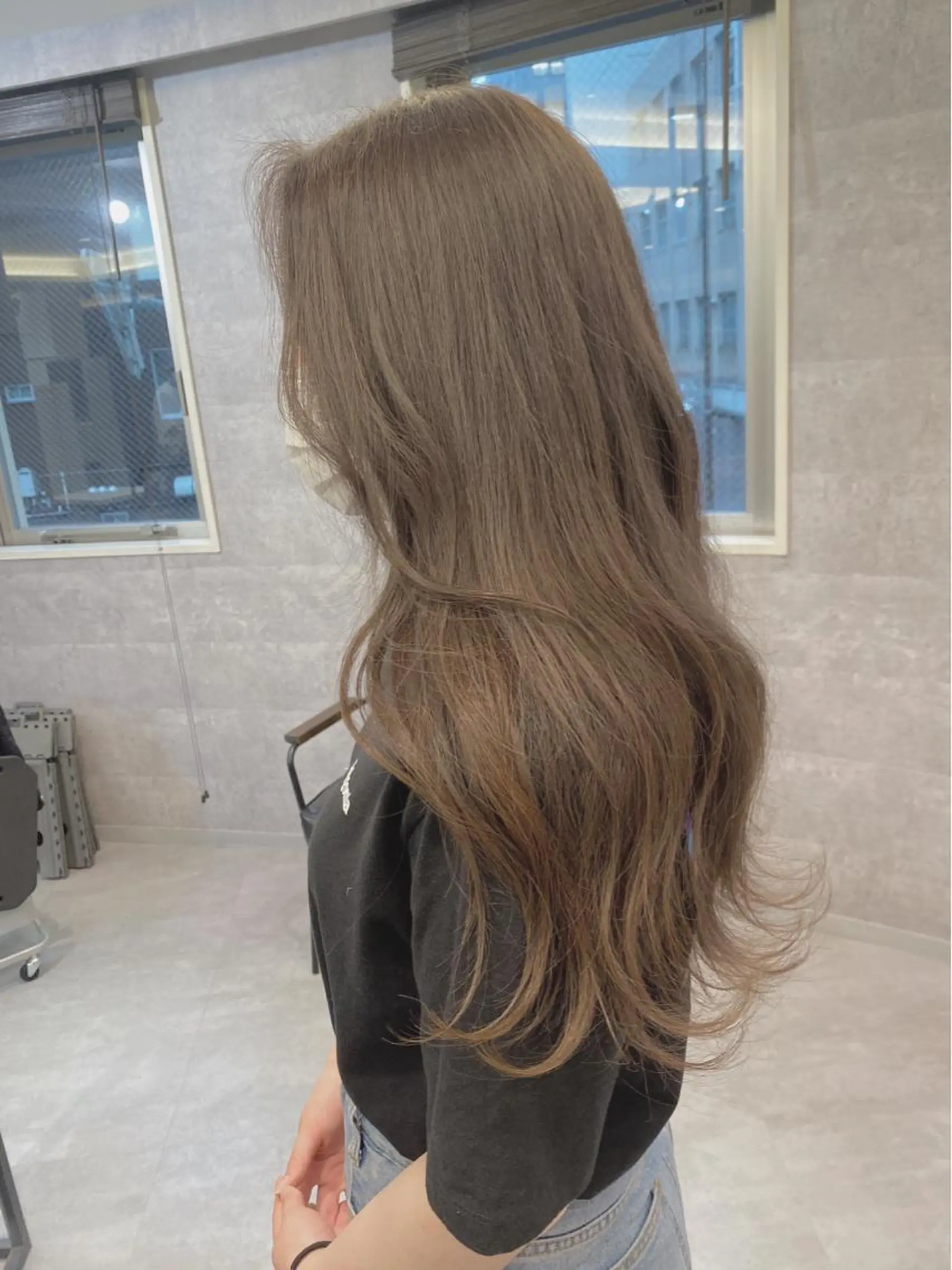ロング カラー ベージュカラー 透明感カラー グレージュ ハイライトカラー 韓国風カラー ハイトーン特化サロン 🍑momo🍑のヘアスタイル