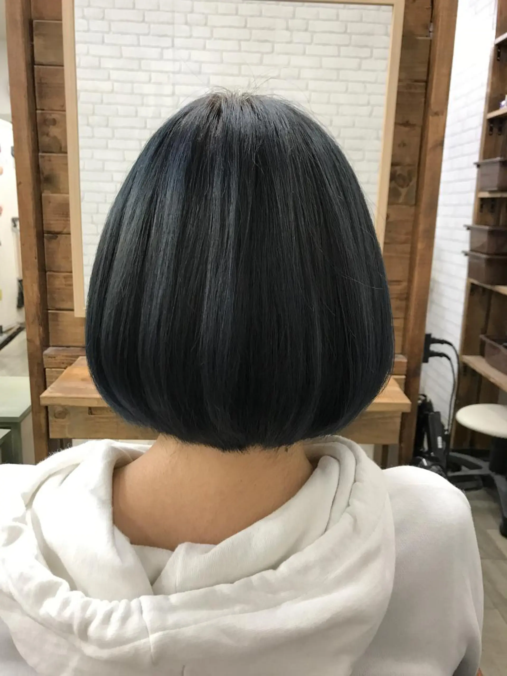 ショート カラー 黒髪 ブルーカラー ブルーブラック beauty salon　Atora所属・大賀 海夕の眉毛・アイブロウイメージ