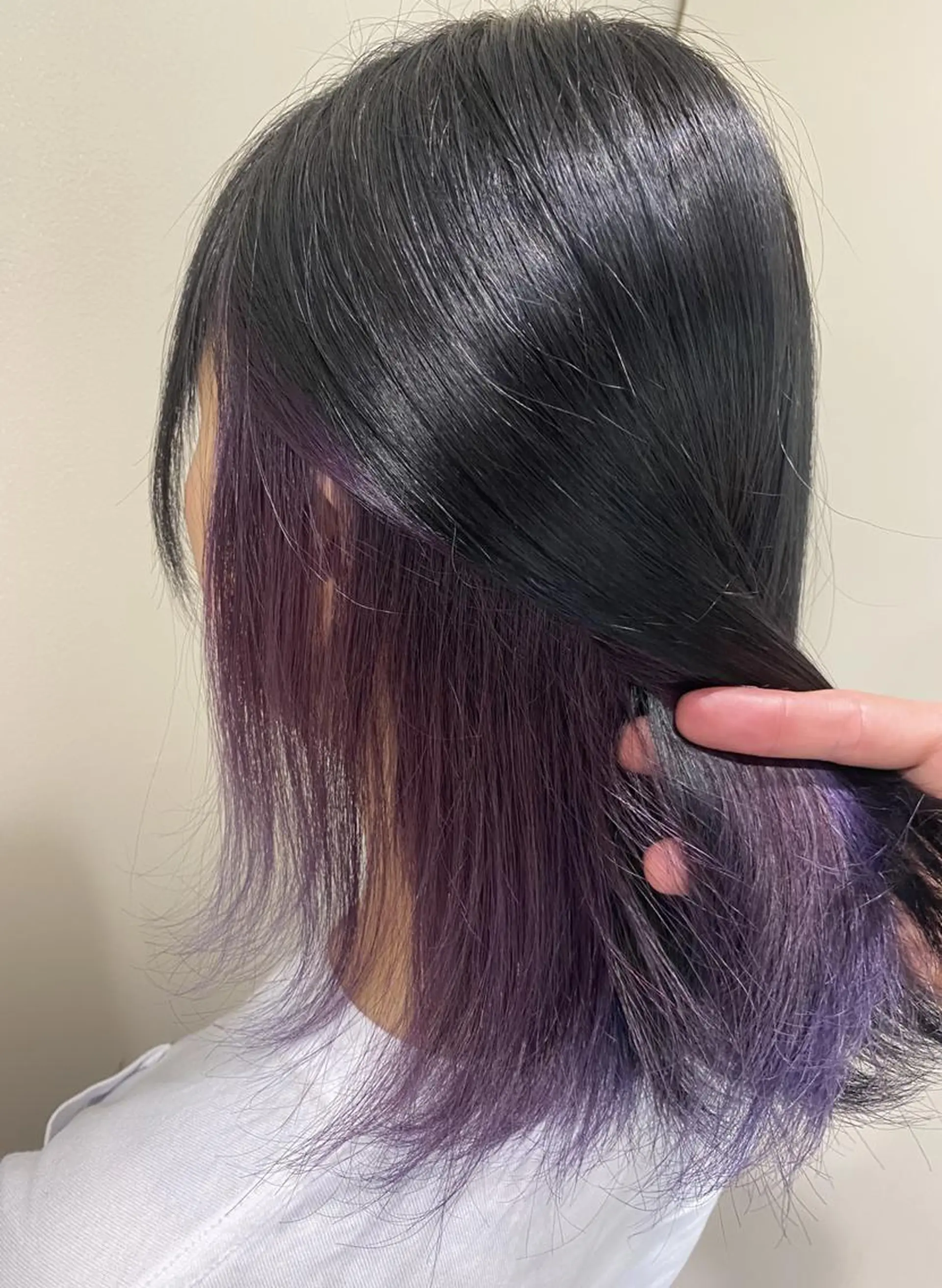 セミロング カラー ブリーチ インナーカラー パープルカラー 💓シールエクステ for...のヘアスタイル