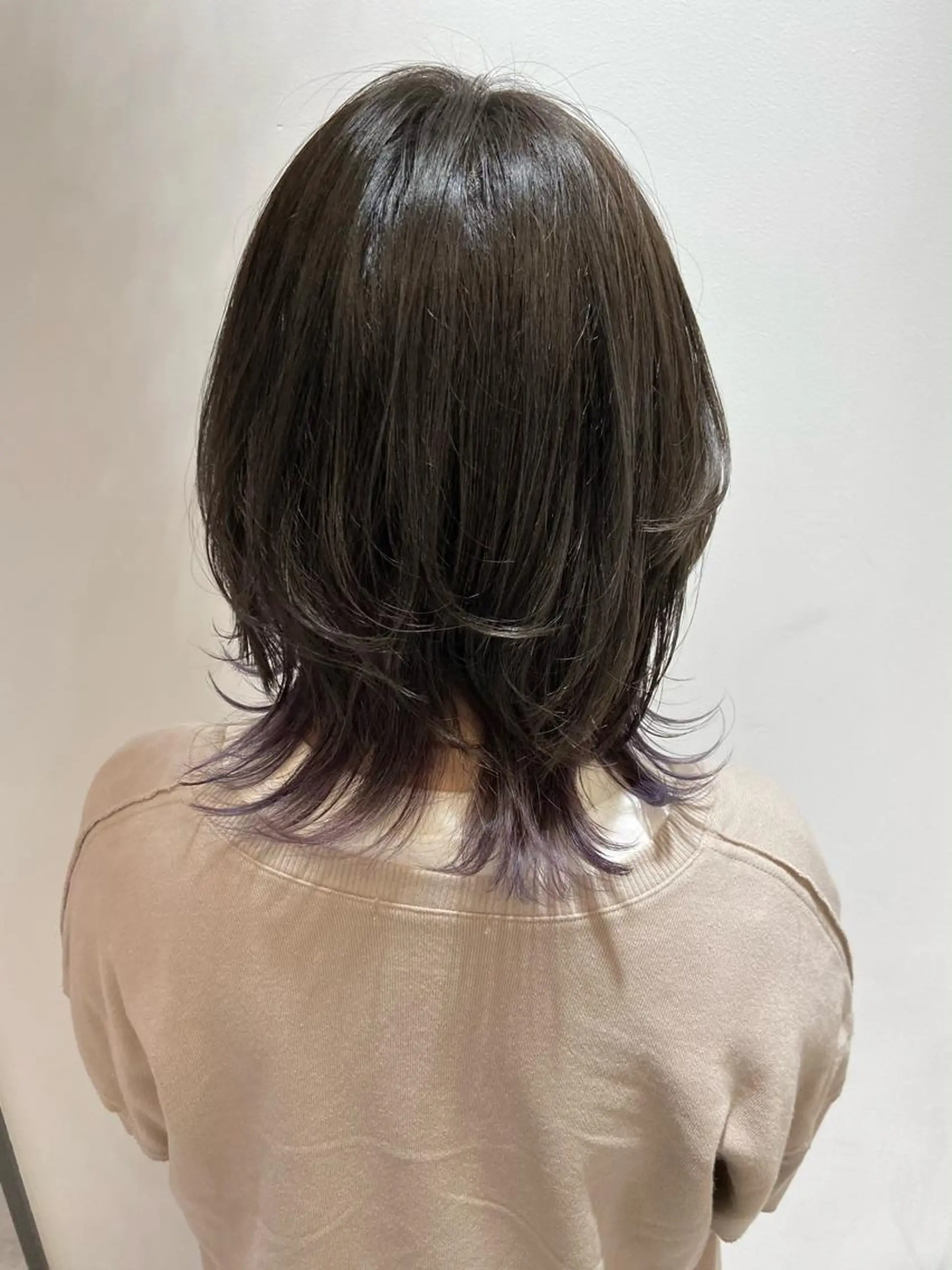 ミディアム カラー ヘアカラー 🐺ウルフ/レイヤー 似合わせ‎🤍沙羅のヘアスタイル