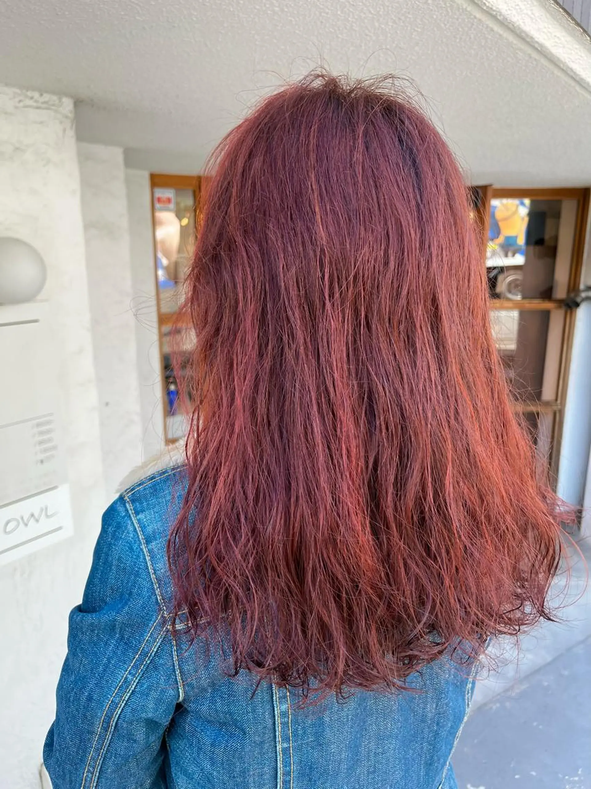 セミロング カラー カシス レッドカラー FUJINO RYOのヘアスタイル