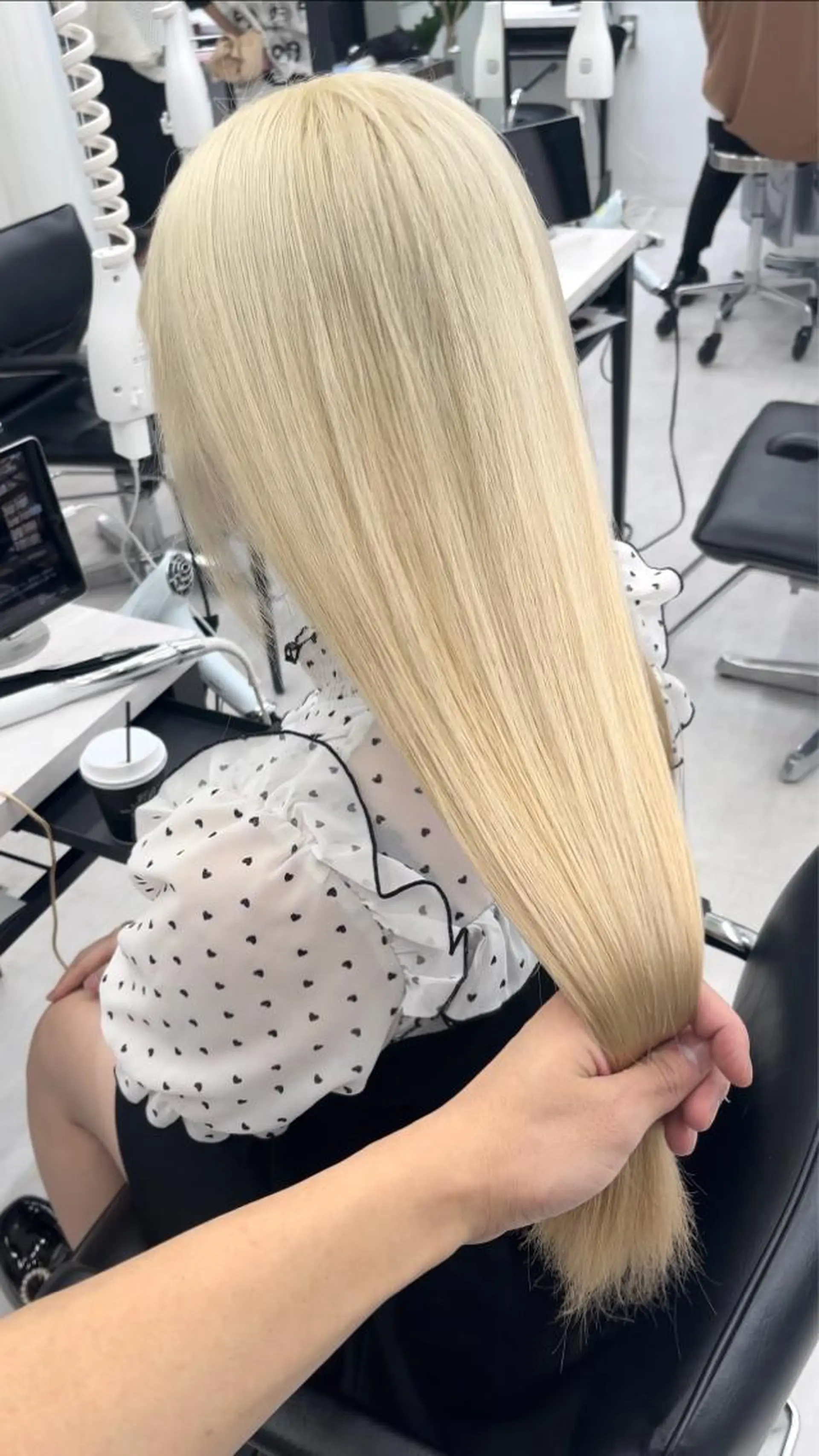 ミディアム カラー 高島大登/顔周り /レイヤーカットのヘアスタイル