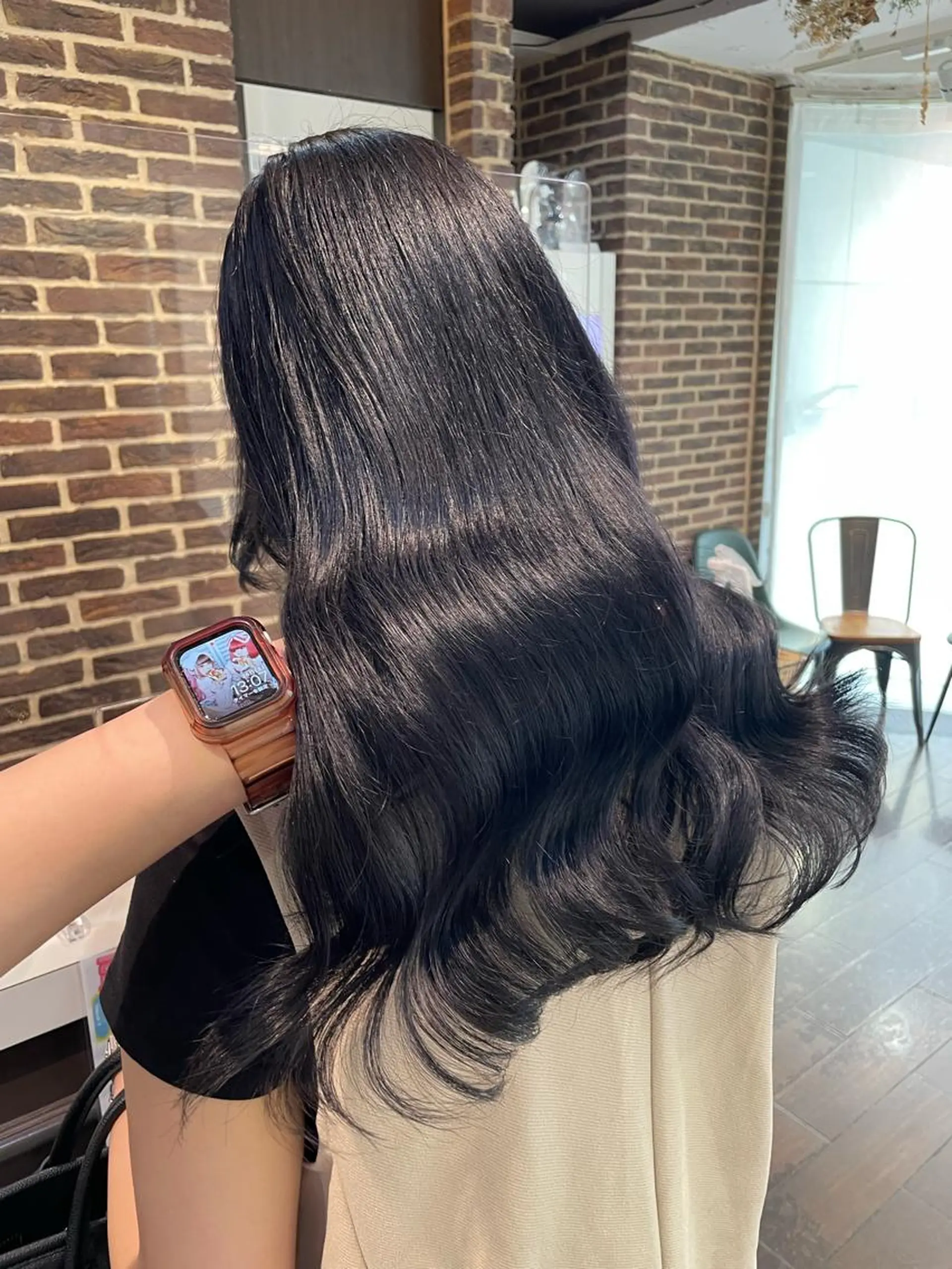 セミロング カラー 黒髪 ブルーカラー ブルーブラック 髪質改善 トリートメント ヘアカラー トリートメント イザワ アヤ🐇のヘアスタイル