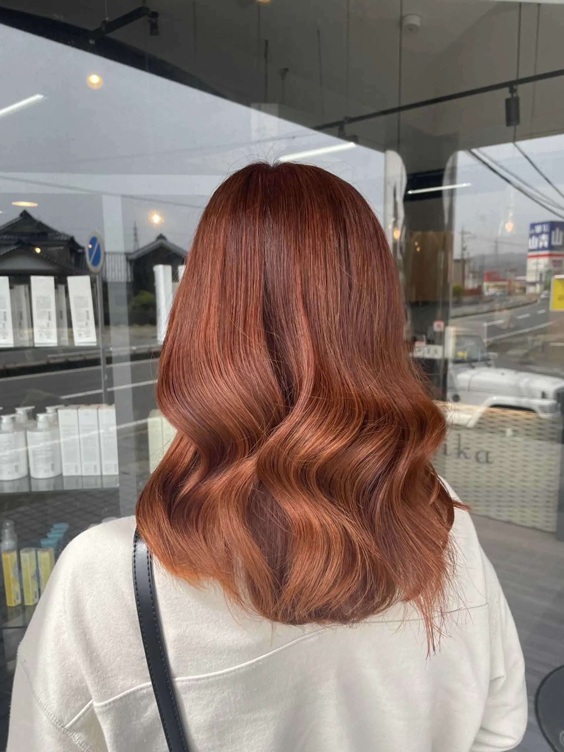 ミディアム カラー ブラウンカラー オレンジ オレンジブラウン alu所属・マキノ キョウカのヘアスタイル