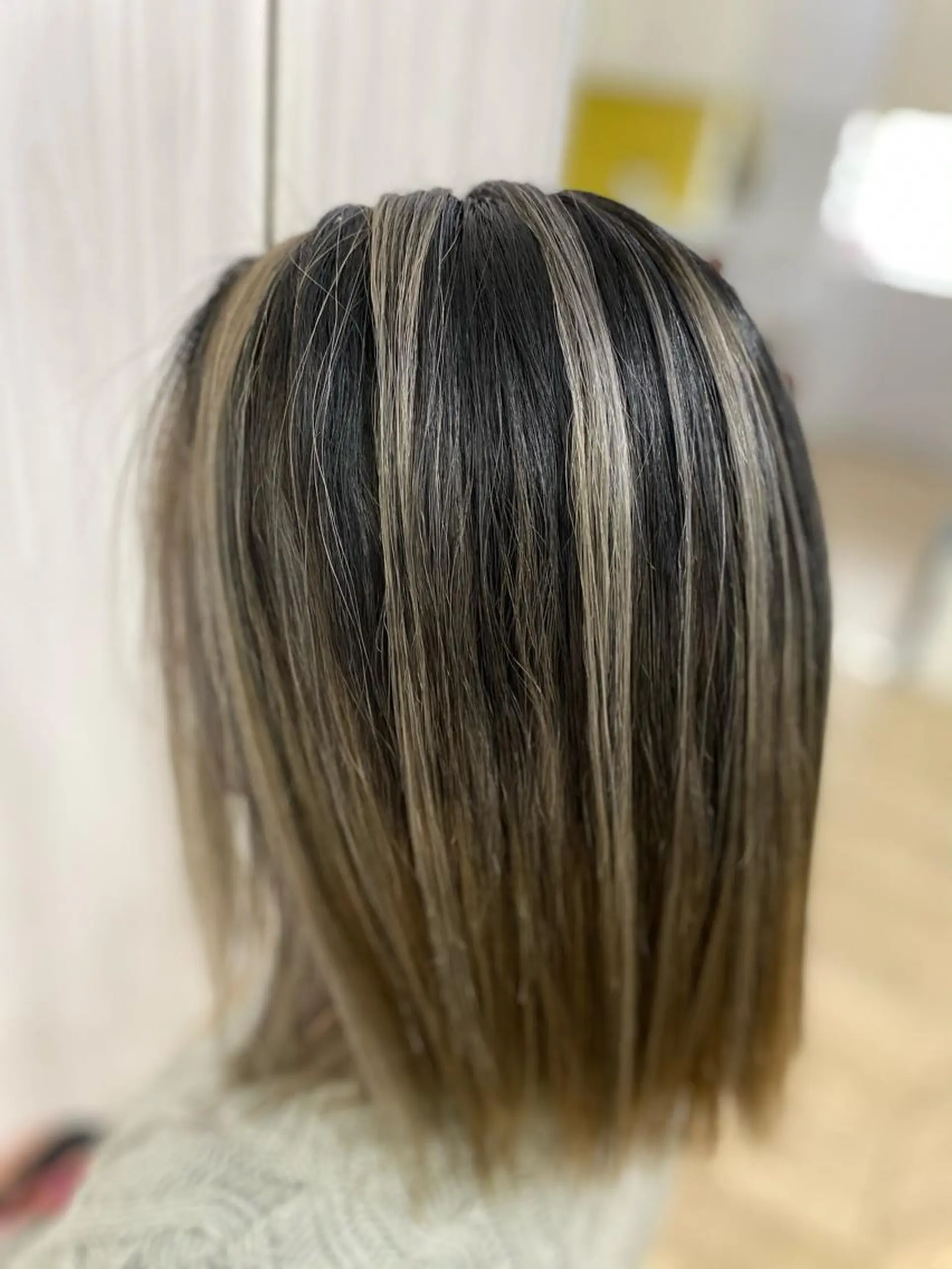 ミディアム カラー バレイヤージュ グレージュ レイヤーカット カット トリートメント 松井 敬太郎のヘアスタイル