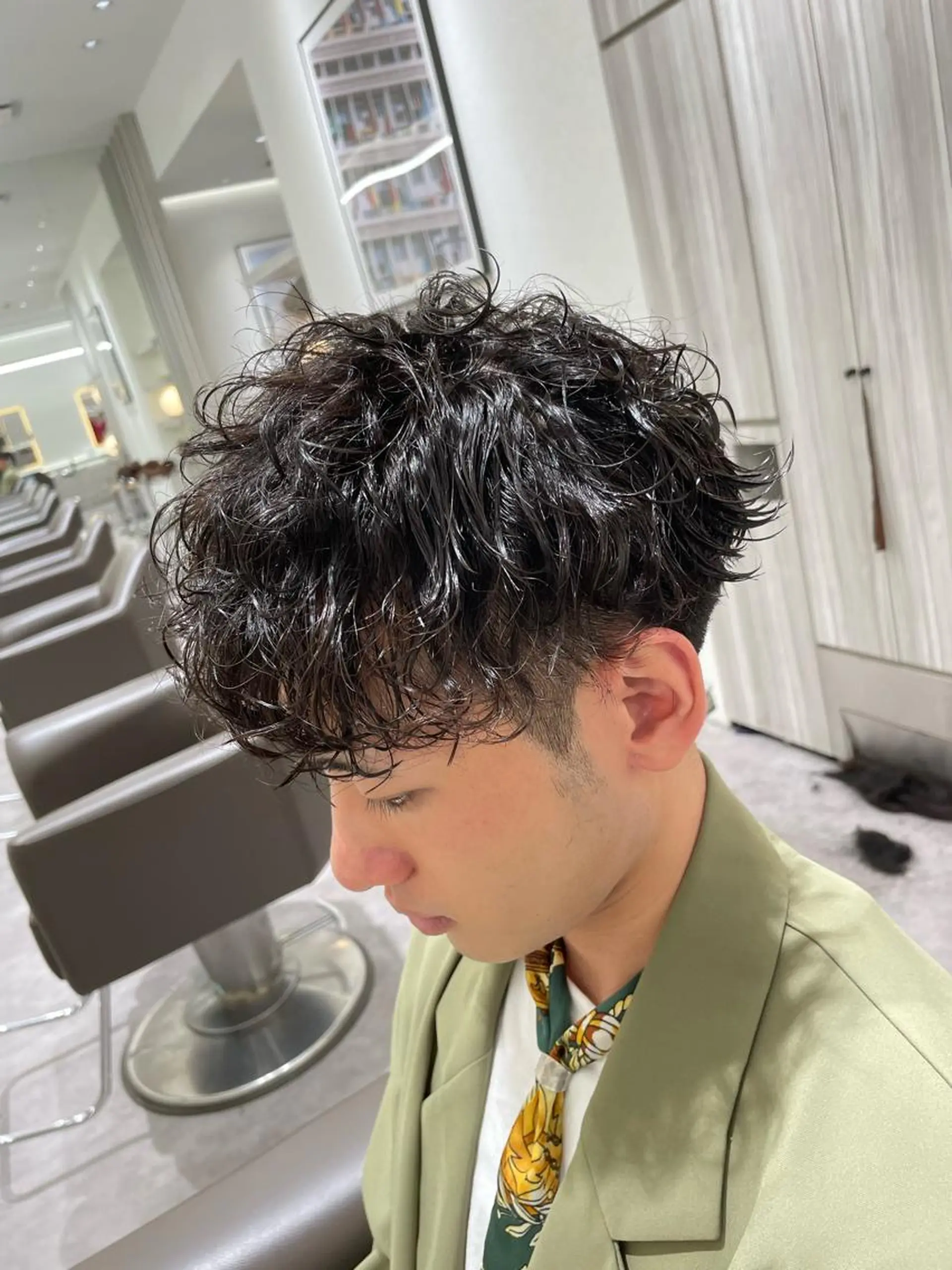 ショート パーマ メンズ 波巻きパーマ カット パーマ メンズ特化店長✨ 9/13空◎岡本一真のヘアスタイル