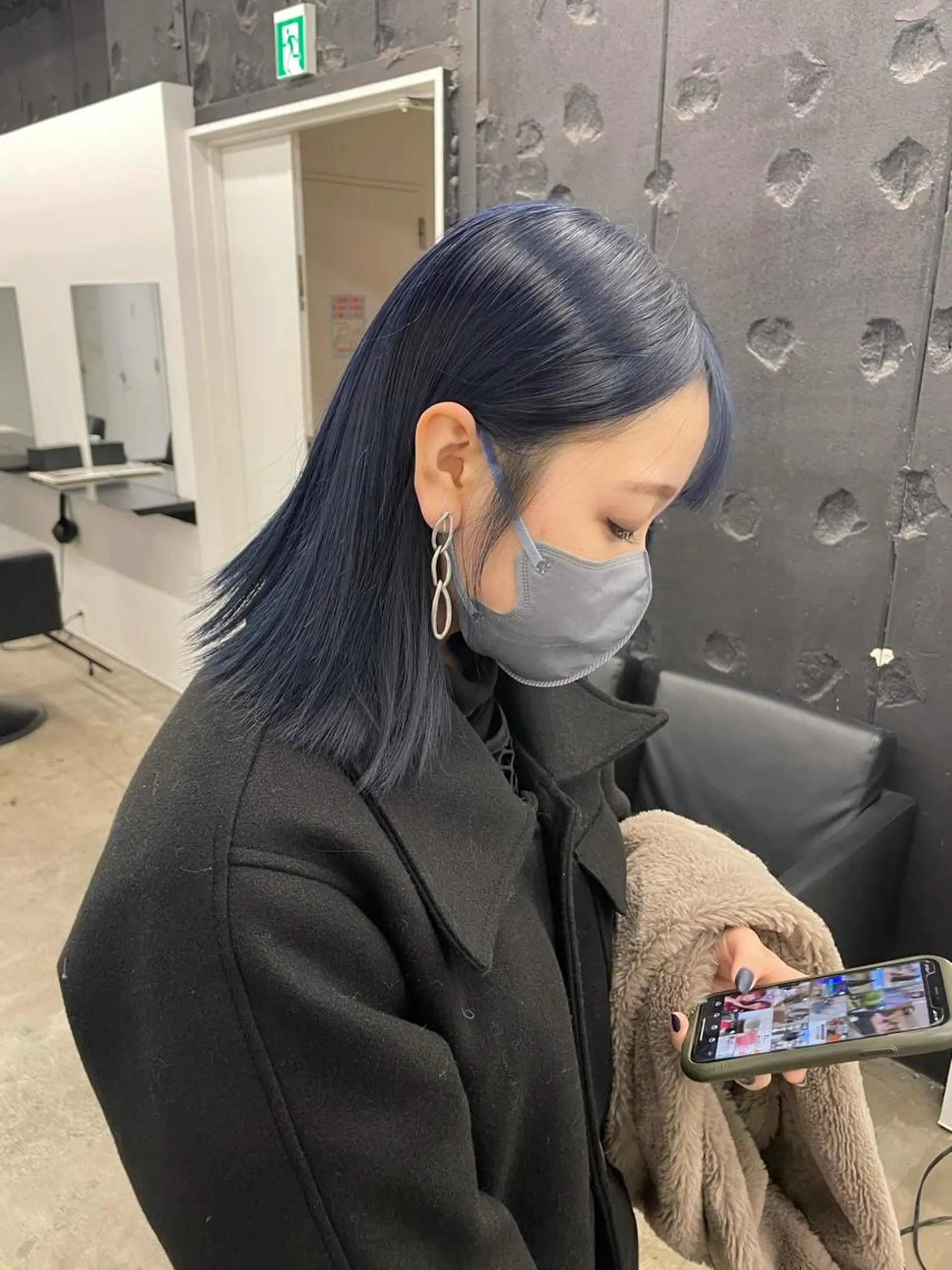 カラー 黒髪 ブルーカラー ブルーブラック ネイビーカラー Natsumi .のヘアスタイル