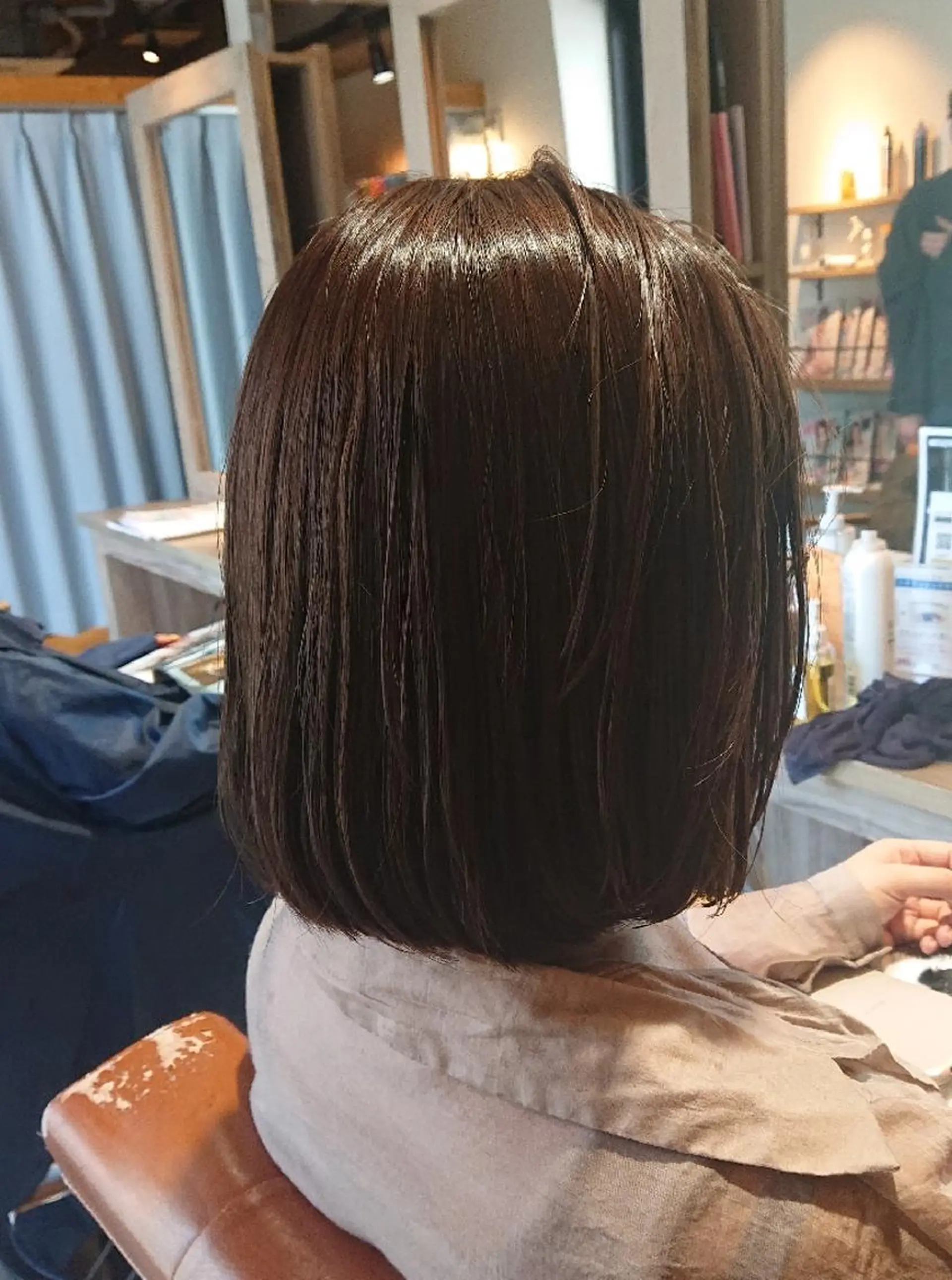 ミディアム カット ヘアカラー トリートメント alushe 岡 陽子のヘアスタイル