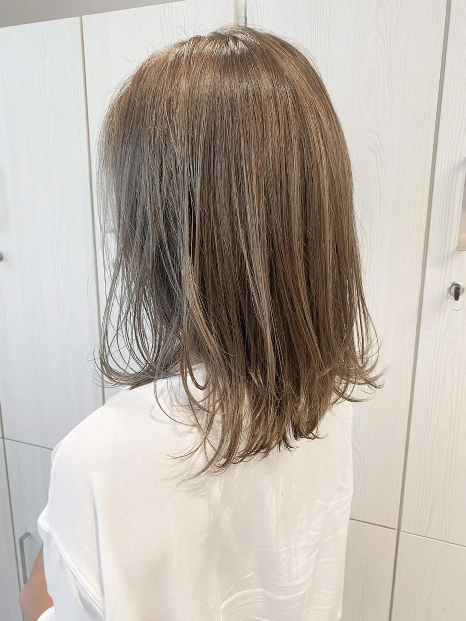 ミディアム カラー ダブルカラー グレージュ ハイライトカラー ハイトーンカラー ハイライト カット ヘアカラー トリートメント Masena所属・Director 🌈中川慎之介のヘアスタイル