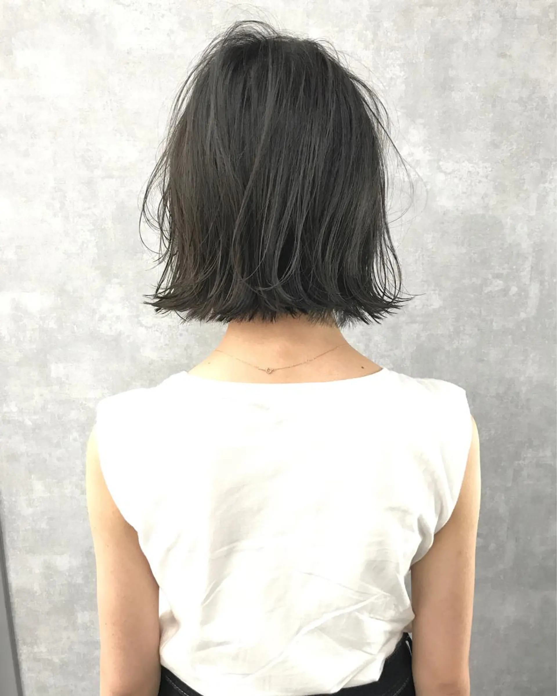 ミディアム カラー ブルーカラー ブルージュ ハイライトカラー ハイライト TOMOYAレイヤー ブリーチ縮毛矯正のヘアスタイル