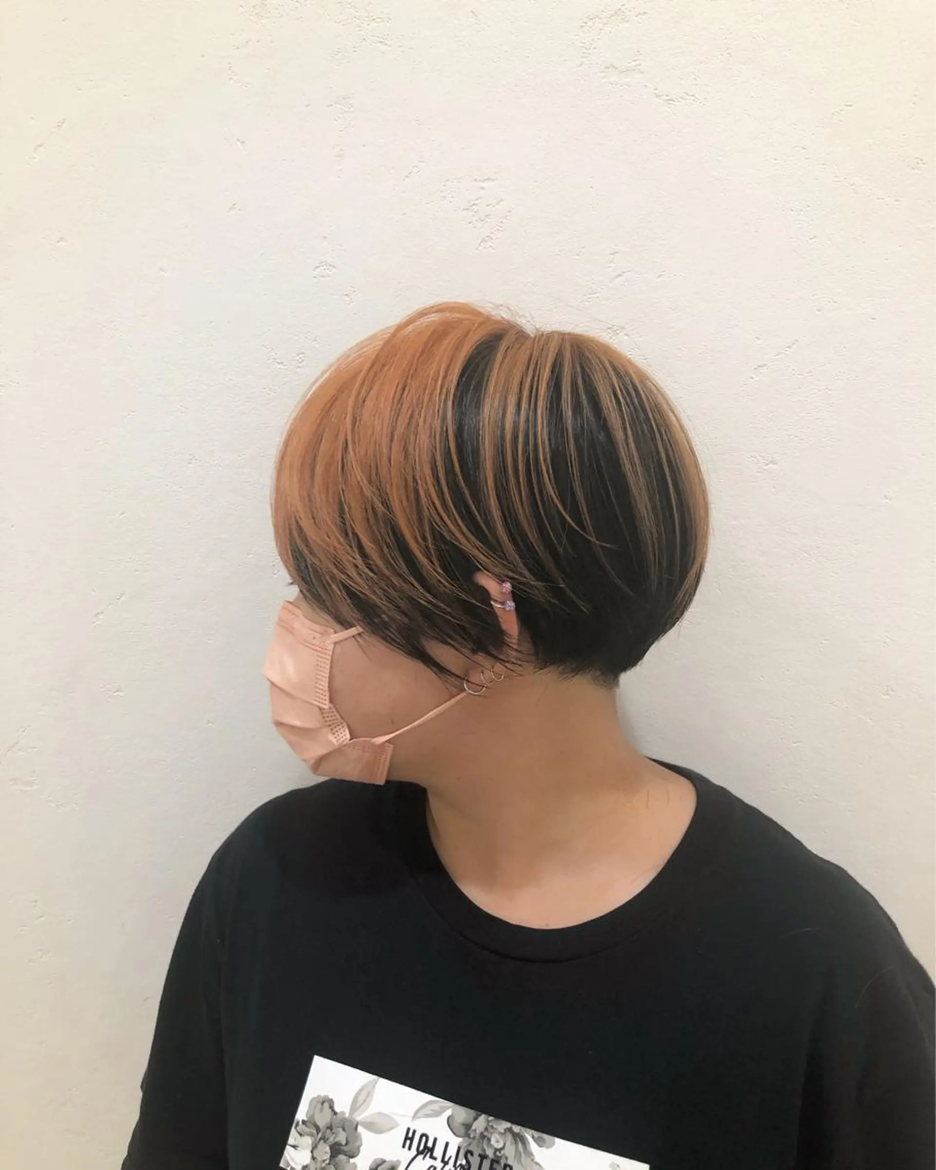 ショート カラー ブリーチ オレンジ カット ヘアカラー トリートメント 透け感カラー🫧 加納トモヒロのヘアスタイル