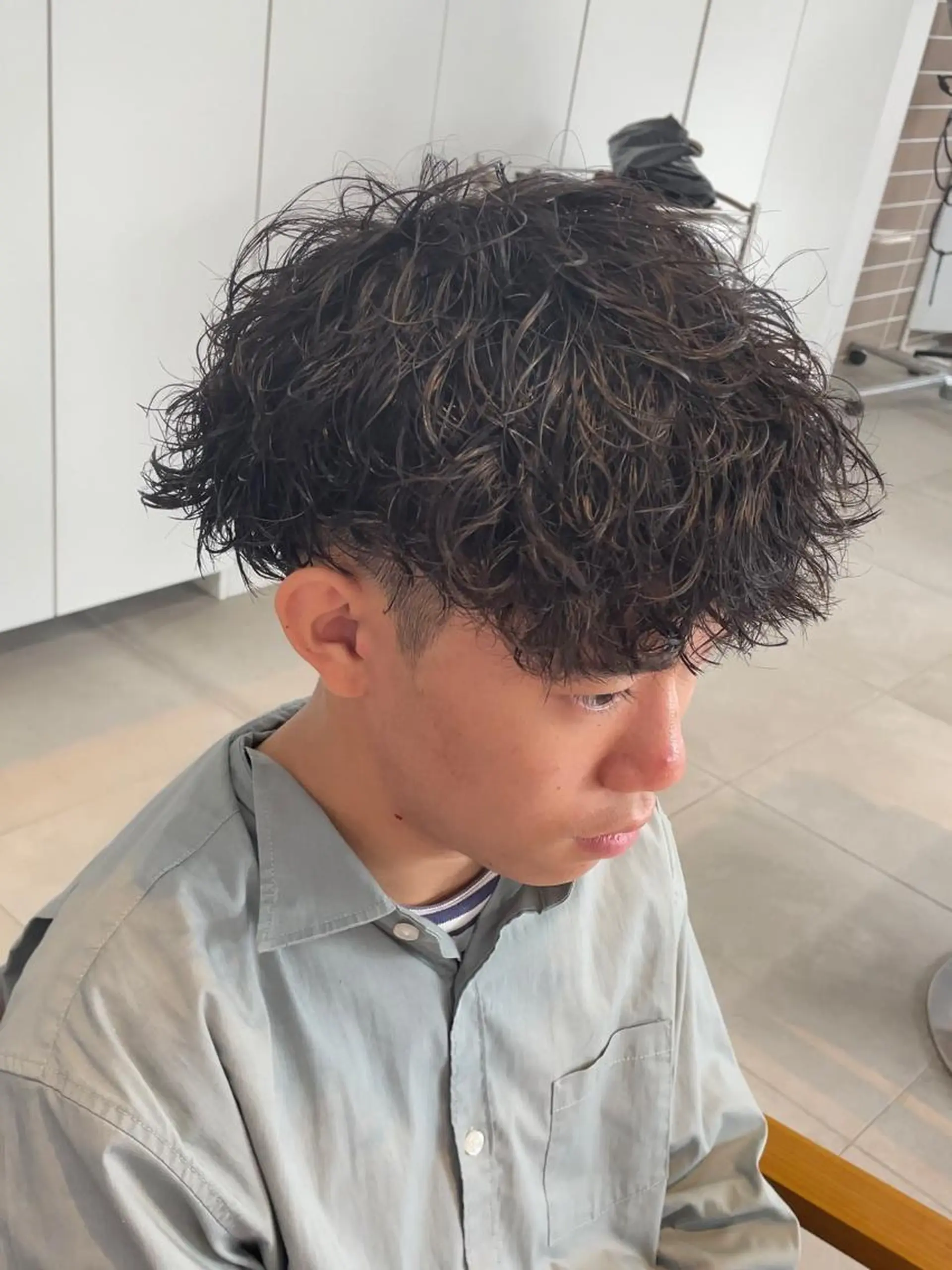 セミロング パーマ メンズ 辻堂メンズ特化 メンズパーマ鈴木優哉のヘアスタイル