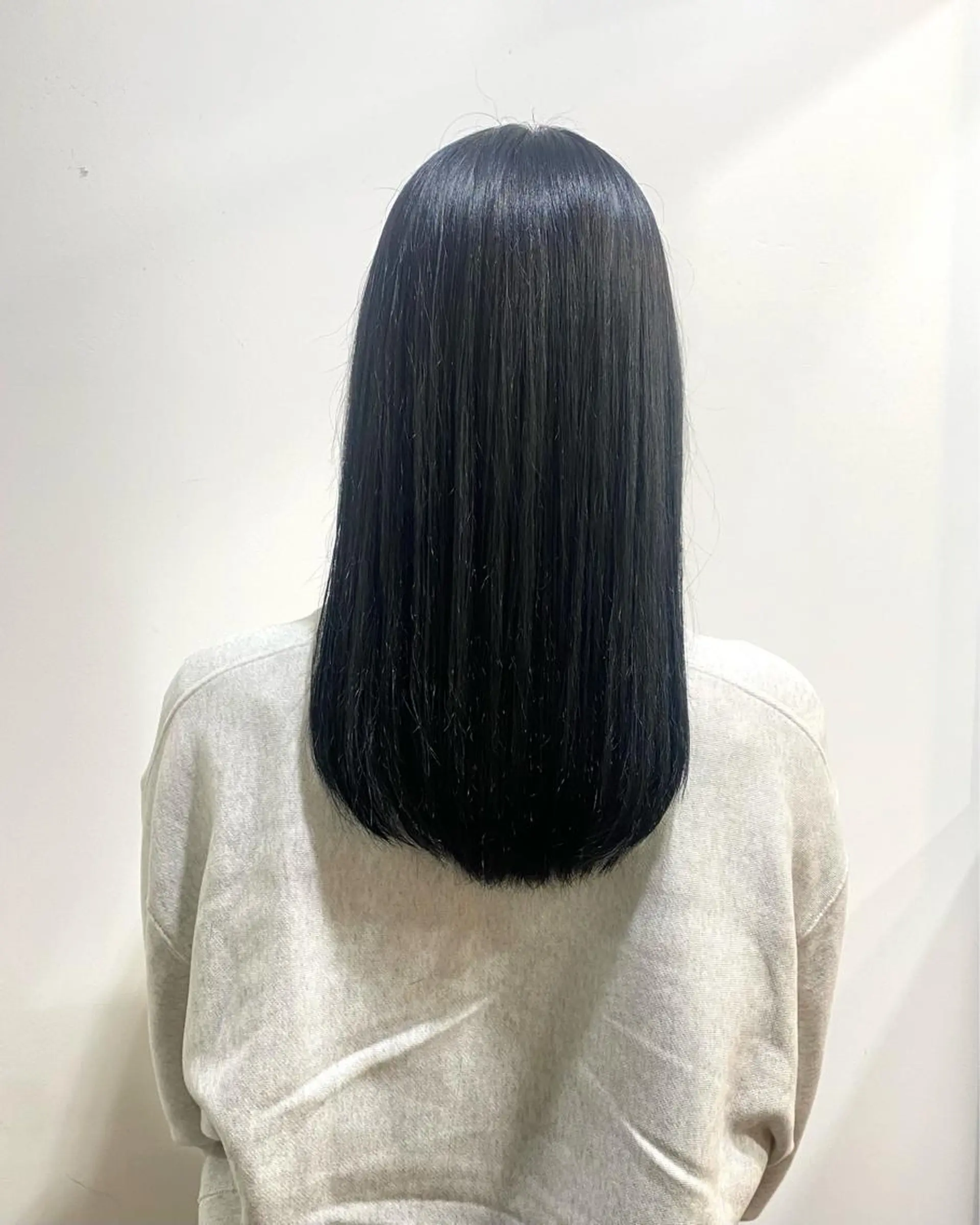 セミロング ヘアカラー つじ みさきのヘアスタイル