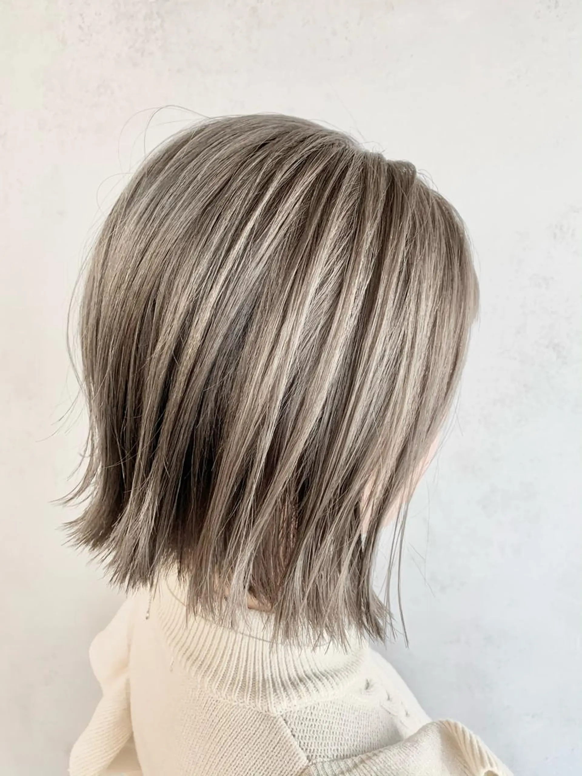 ミディアム カット ヘアカラー トリートメント 韓国レイヤーカット KOUKIのヘアスタイル