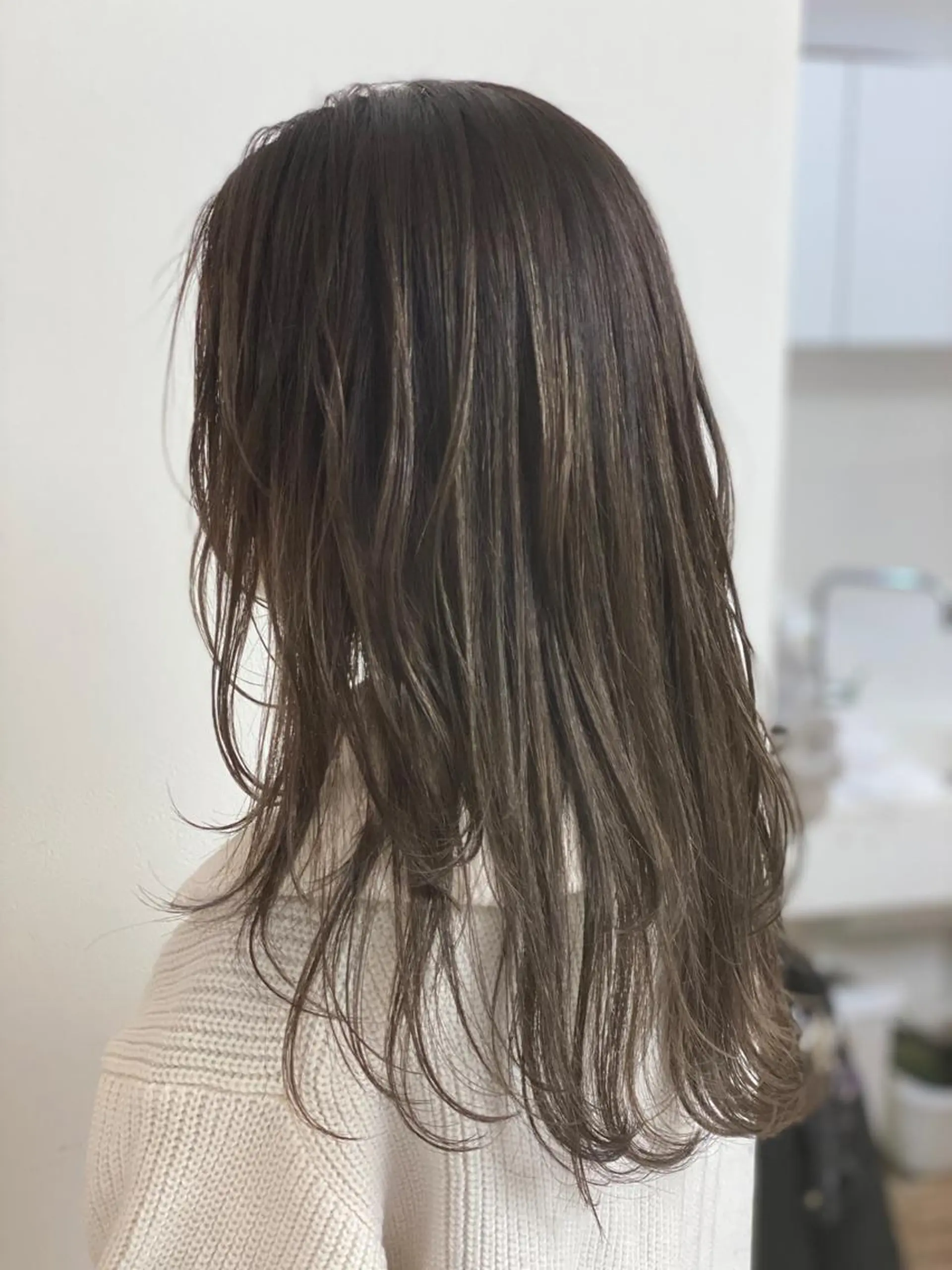 セミロング ヘアカラー ✨オール年代🆗 🤍内田亜由子のヘアスタイル