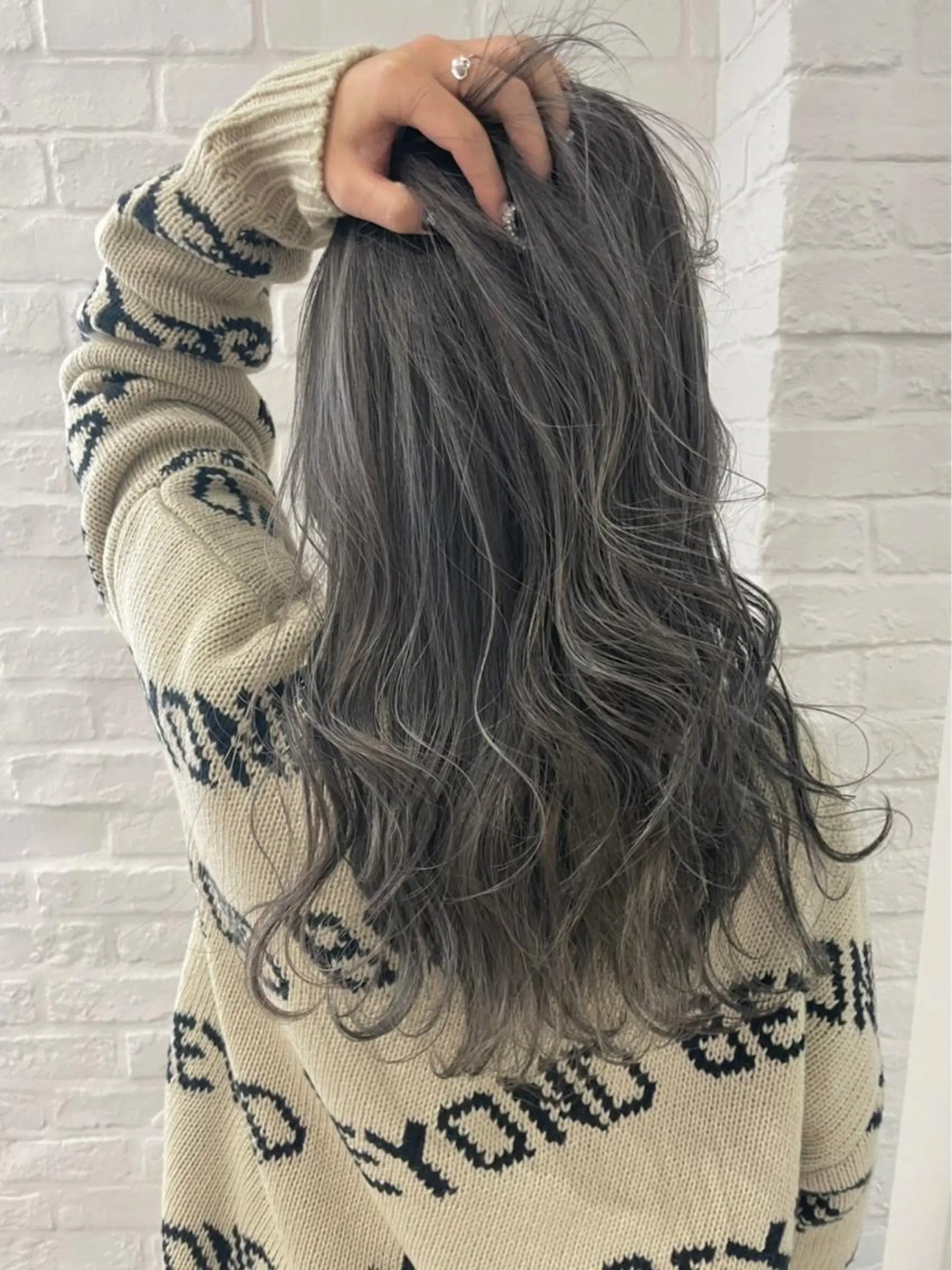 ロング ハイライト 大川 綾乃のヘアスタイル