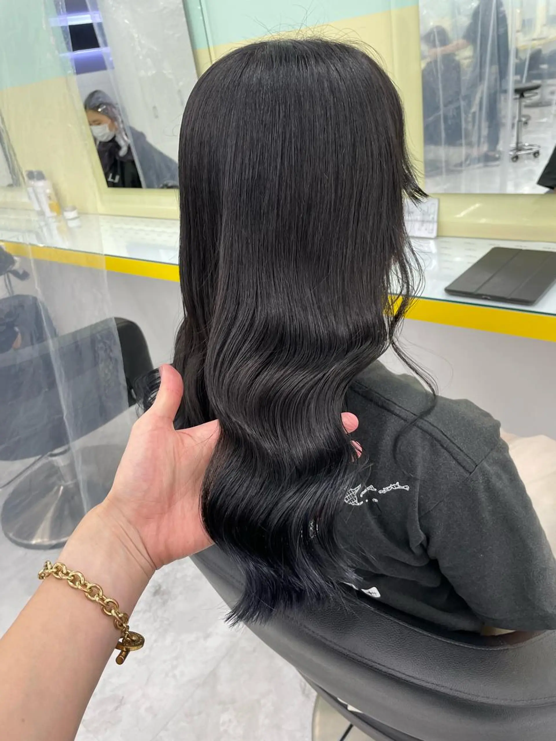 ミディアム カラー パーマ ヘアアレンジ ネイル マツエク・マツパ 韓国風ベージュ🤎 赤みなし🌿横浜🤎のヘアスタイル