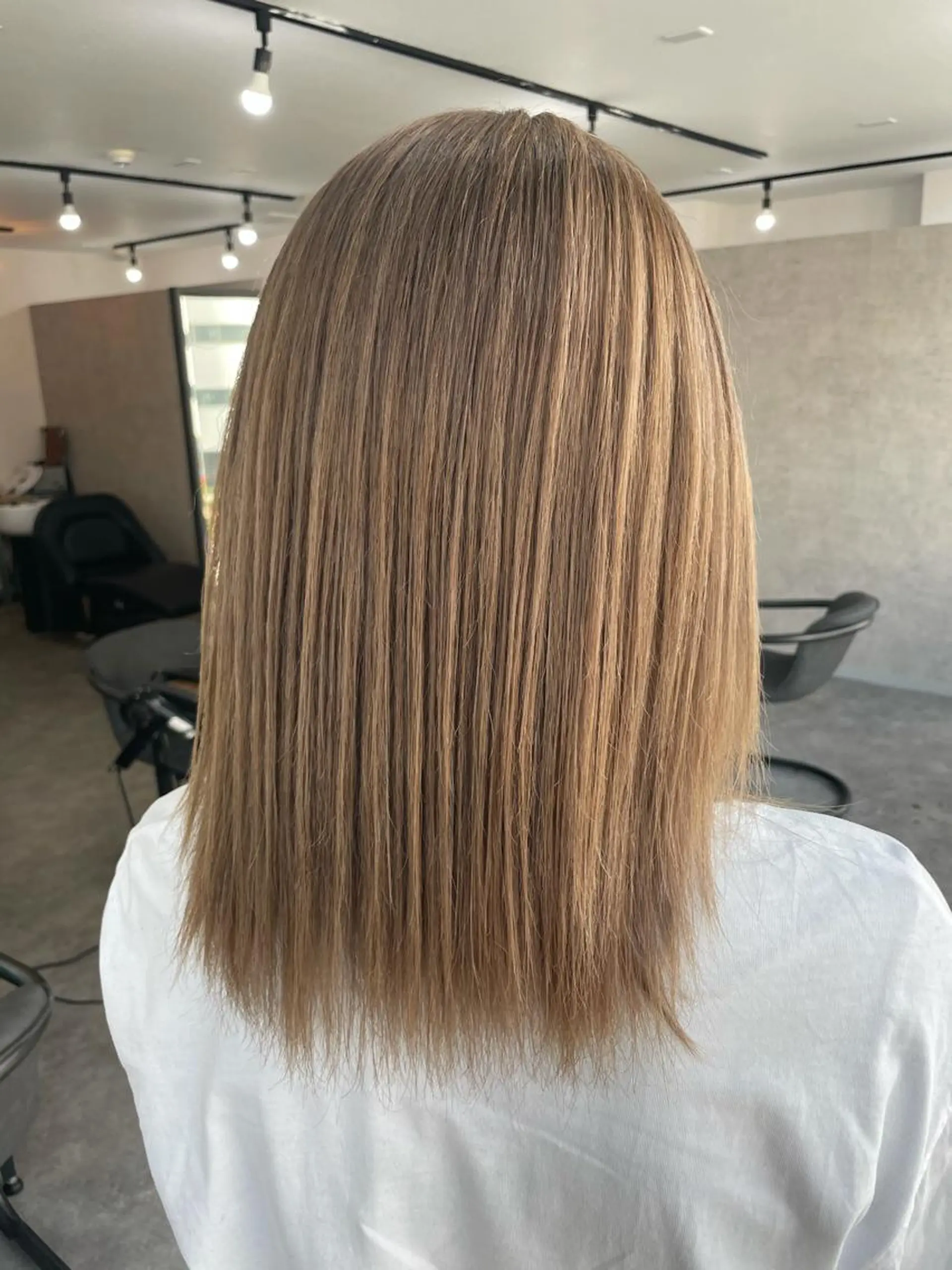ミディアム カラー パーマ ヘアアレンジ キッズ ネイル マツエク・マツパ アディクシーカラー バレイヤージュ ミストバング ベージュカラー ブリーチ メンズ特化 しゅうへいのヘアスタイル