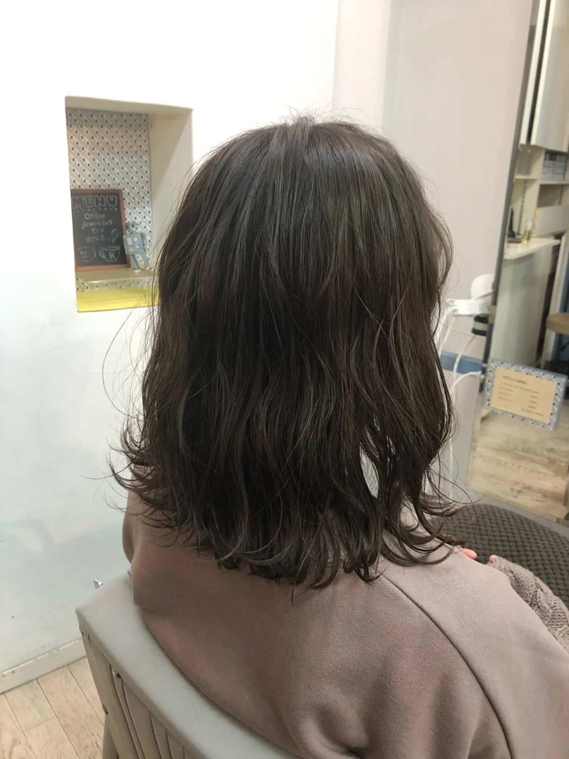 ミディアム カラー グレージュ カット ヘアカラー ROBOT   PLUS所属・大野 悠平のヘアスタイル