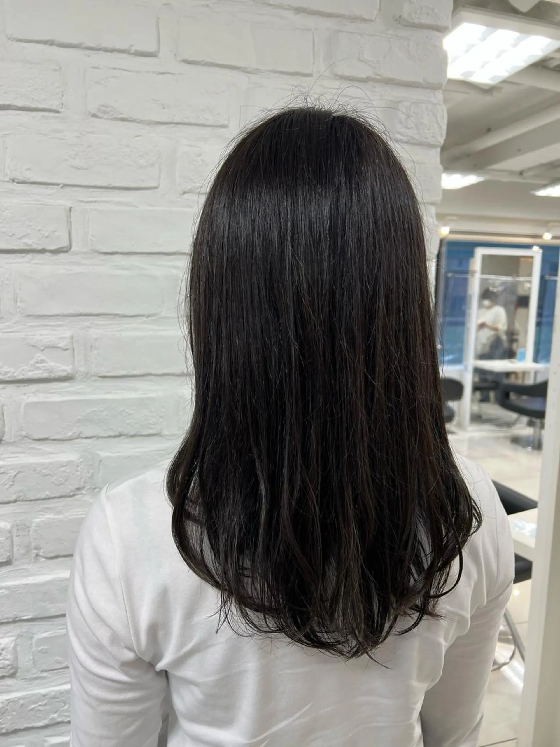 セミロング カラー ブルーカラー ブルージュ 透明感カラー イルミナカラー カット ヘアカラー トリートメント 【暖色カラー特化】 中山由梨のヘアスタイル