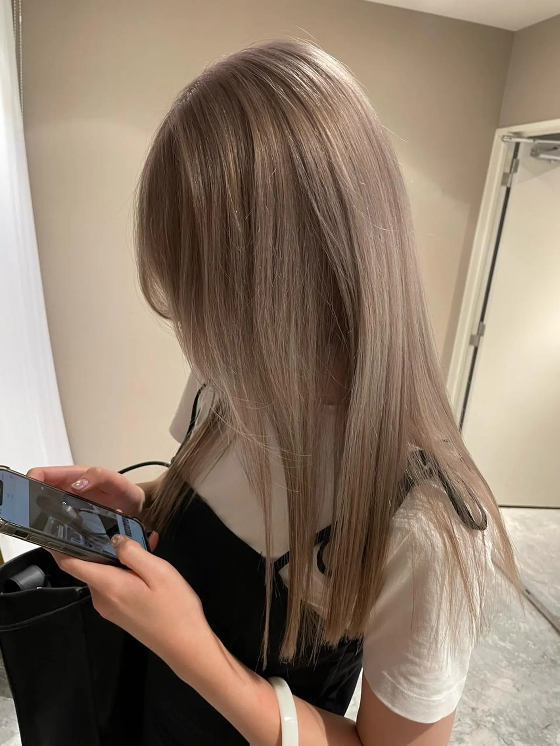 セミロング ヘアカラー ♡似合わせハイトーン ♡maiのヘアスタイル