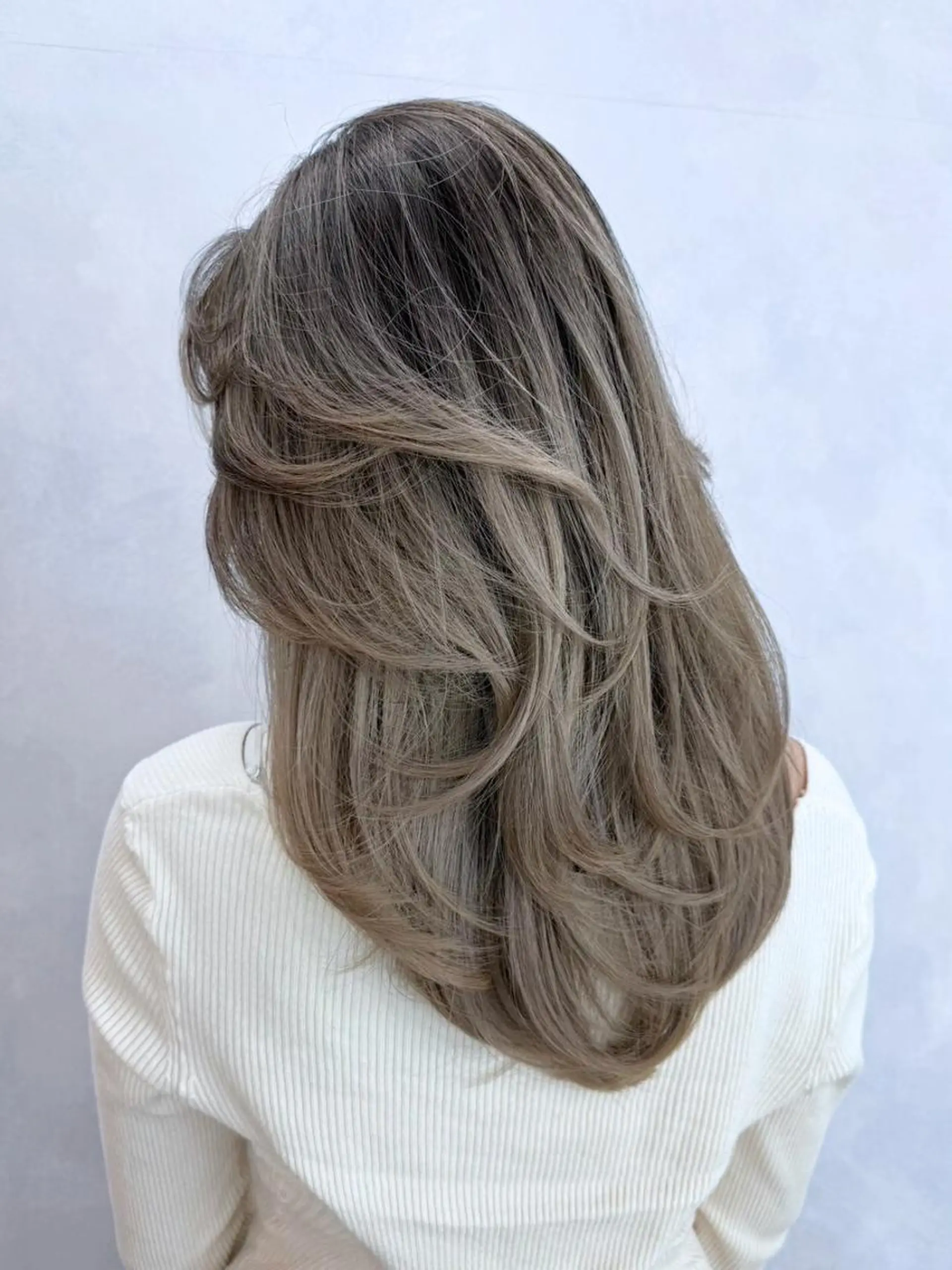カラー セミロング ベージュカラー レイヤーカット カット ヘアカラー トリートメント ITbyALBUM 松戸のヘアスタイル