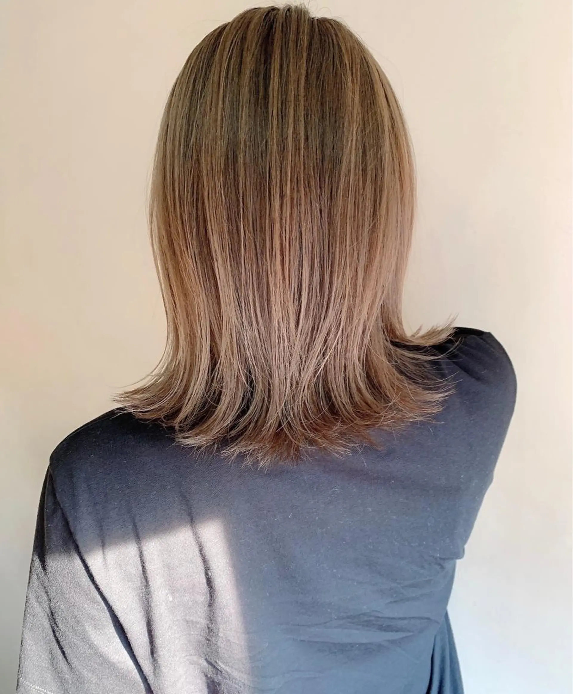 ミディアム カラー ヘアカラー 艶カラー/縮毛矯正‎ 💛Sakiのヘアスタイル