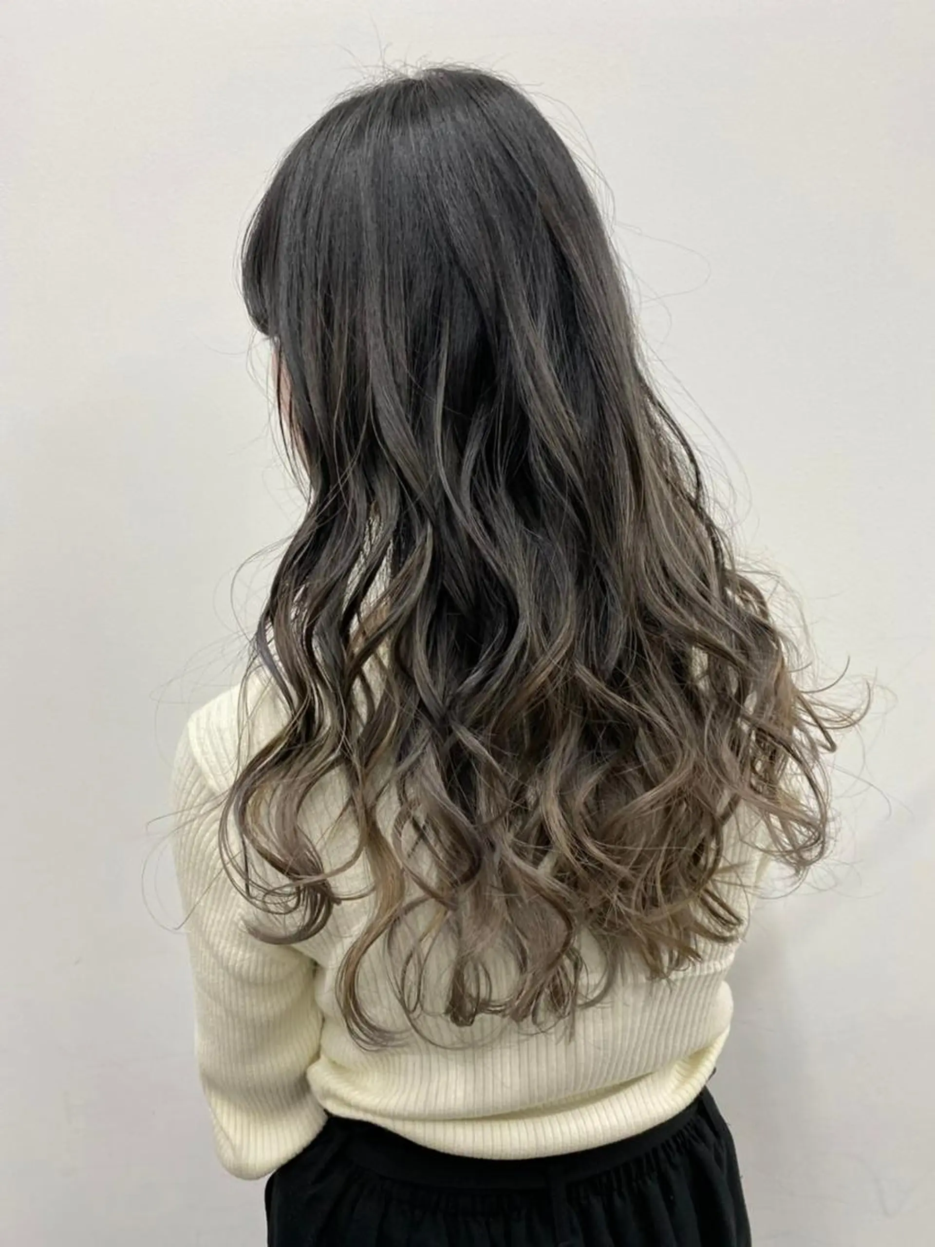 ロング ヘアアレンジ カラー グレージュ 【公式】amble luxe池袋東口💛のヘアスタイル