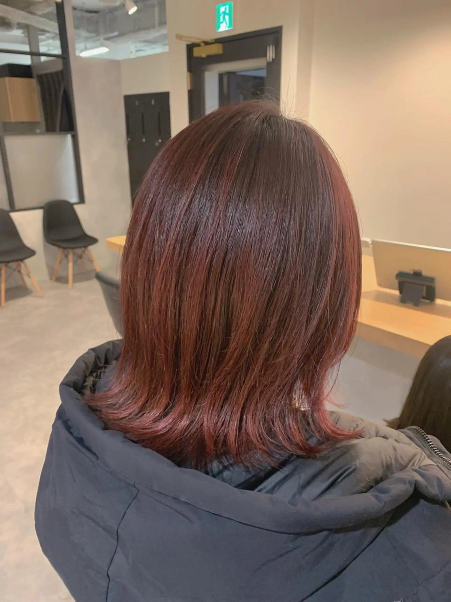 ミディアム カラー イルミナカラー MIA 菅原のヘアスタイル