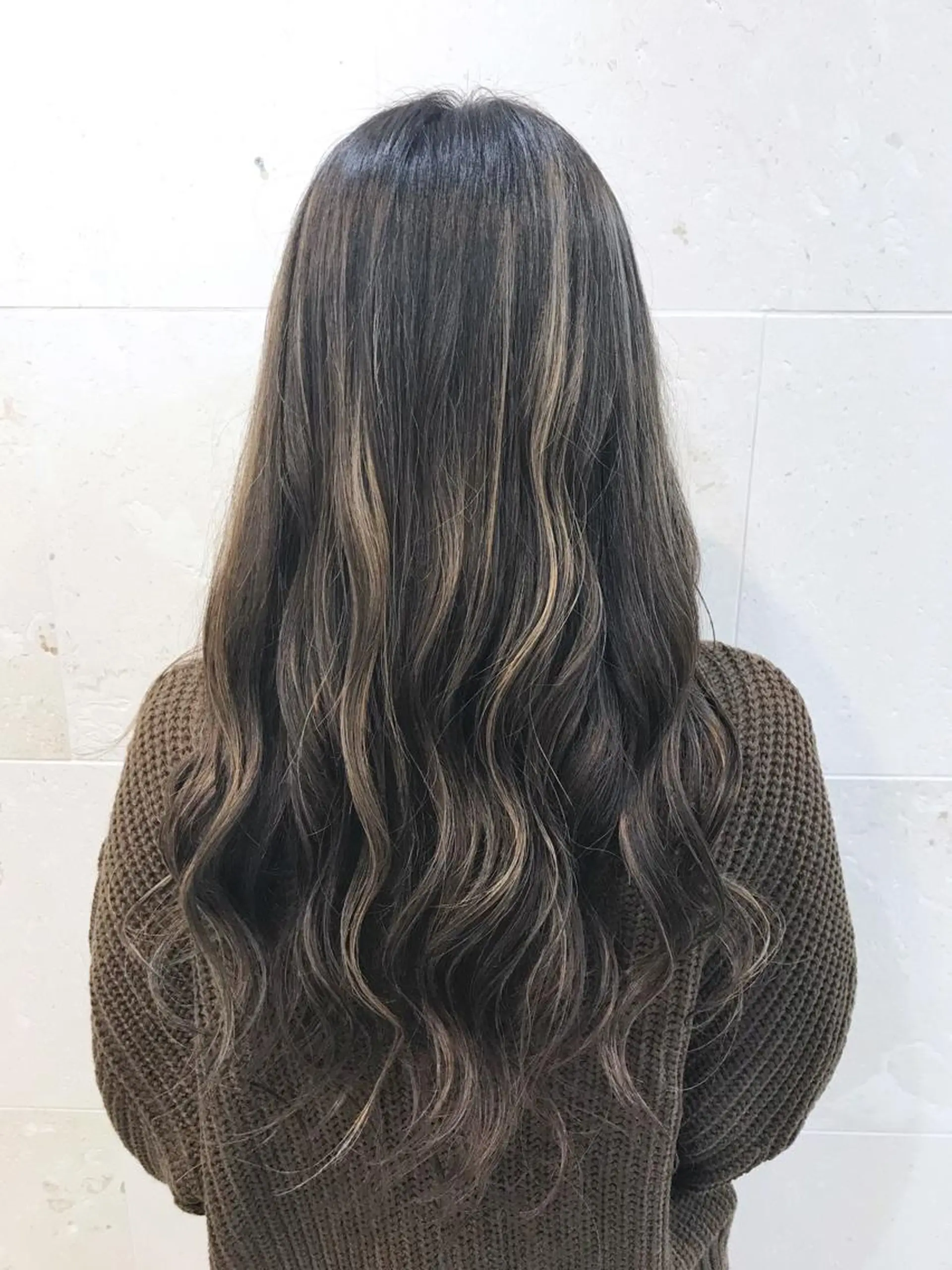 セミロング カラー ベージュカラー ハイライトカラー ハイライト 平尾 拓也のヘアスタイル