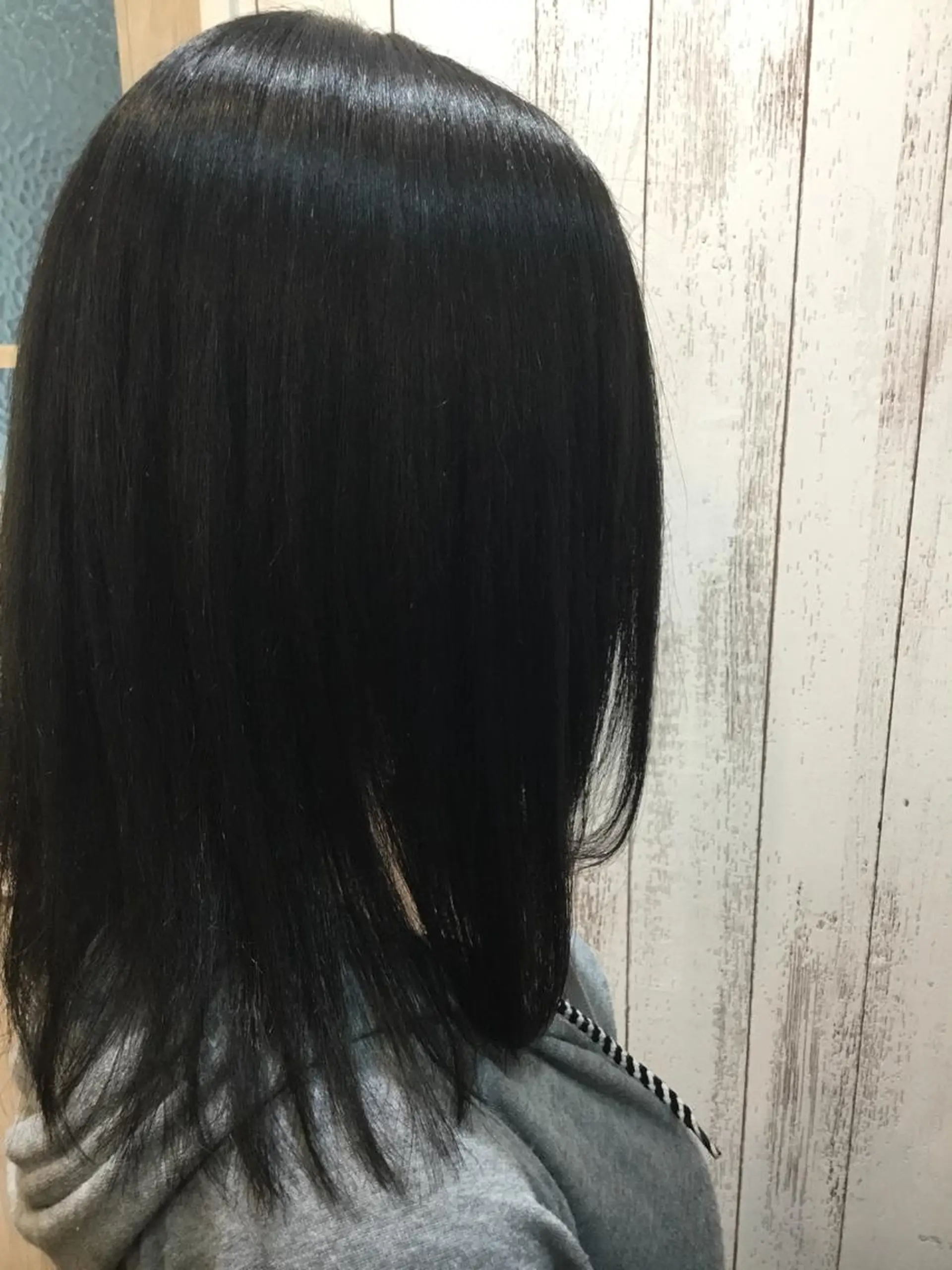 セミロング カラー embrace エンブレイスのヘアスタイル