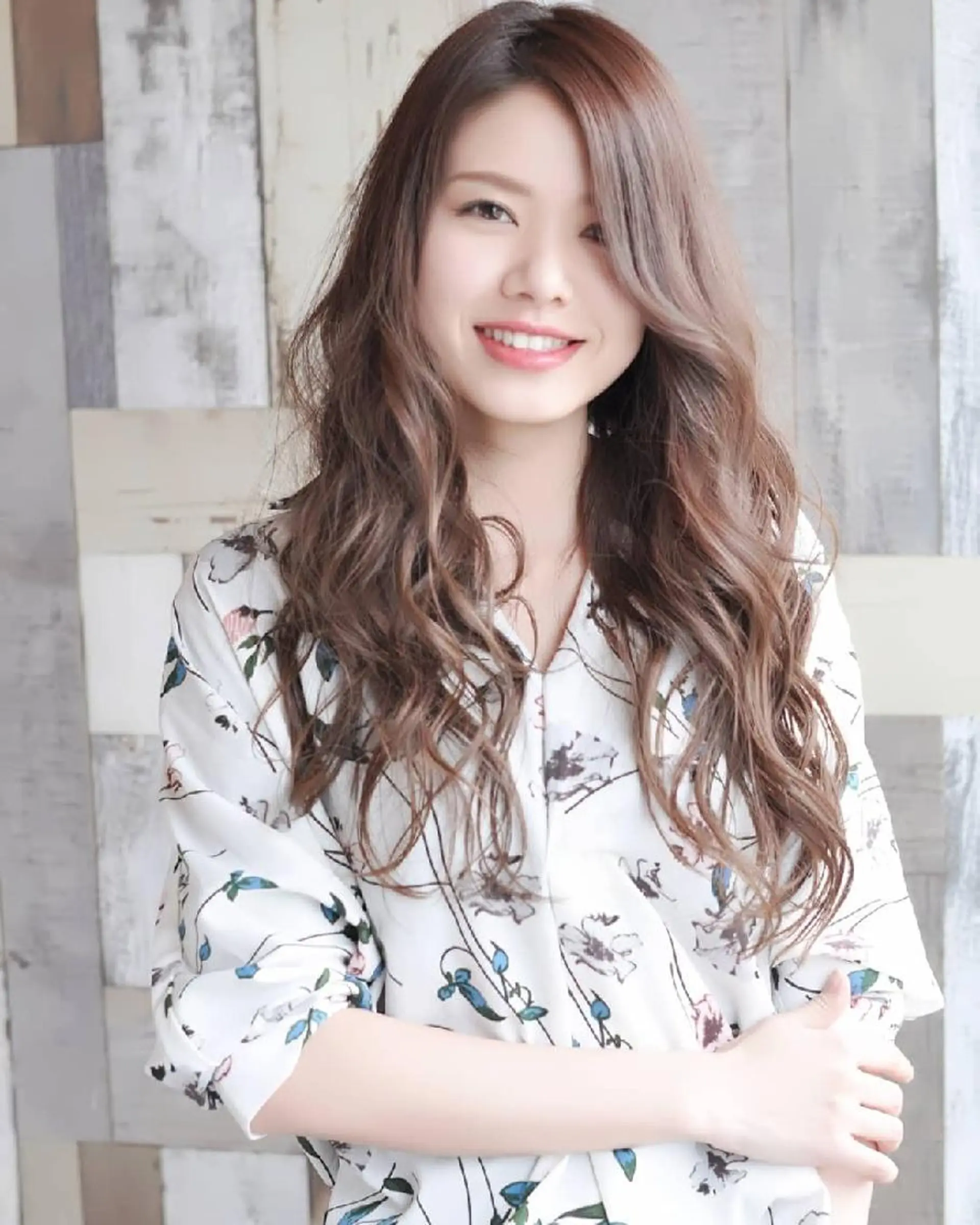 ロング カラー 透明感カラー Aile所属・酸性ストレート／カラ ー/山下高明のヘアスタイル