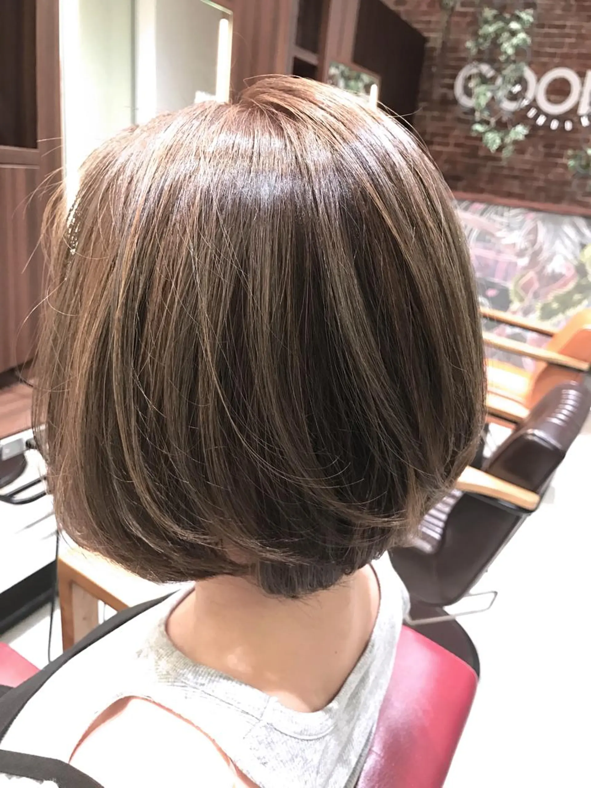 ショート カラー ハイライトカラー 3Dハイライト ハイライト カット 松本 明日可のヘアスタイル